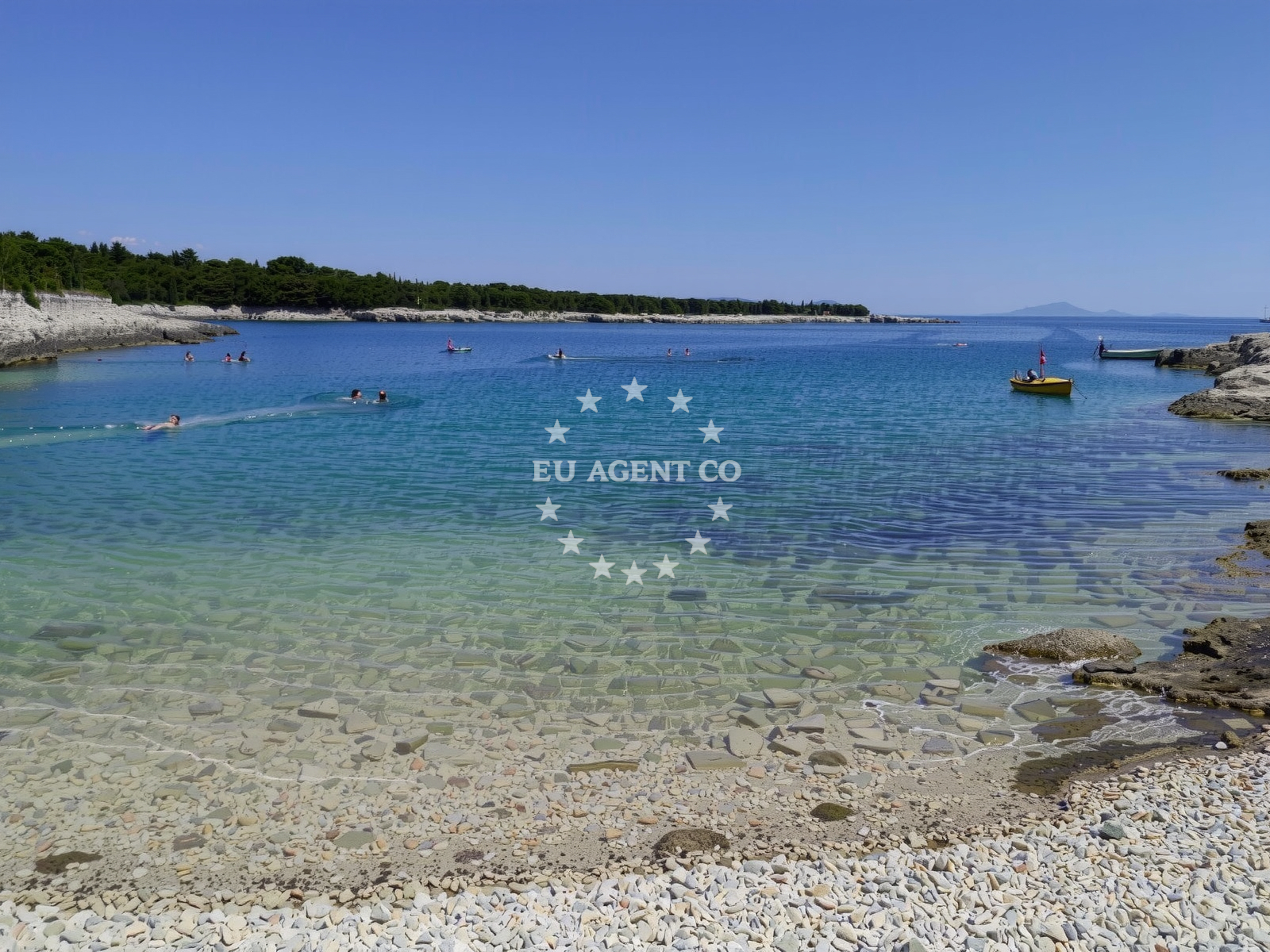 Shoreline and swimming area at Mandina stijena in 41 Kavran, Kavran