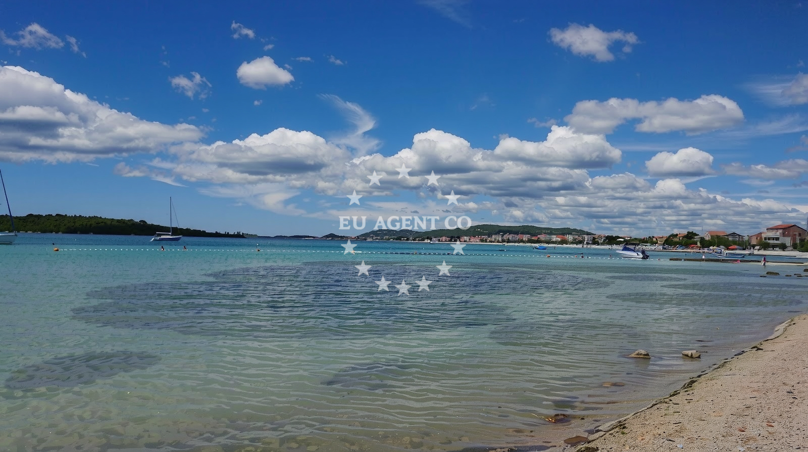 Shoreline and swimming area at Maras beach in Srima XV 17, Srima