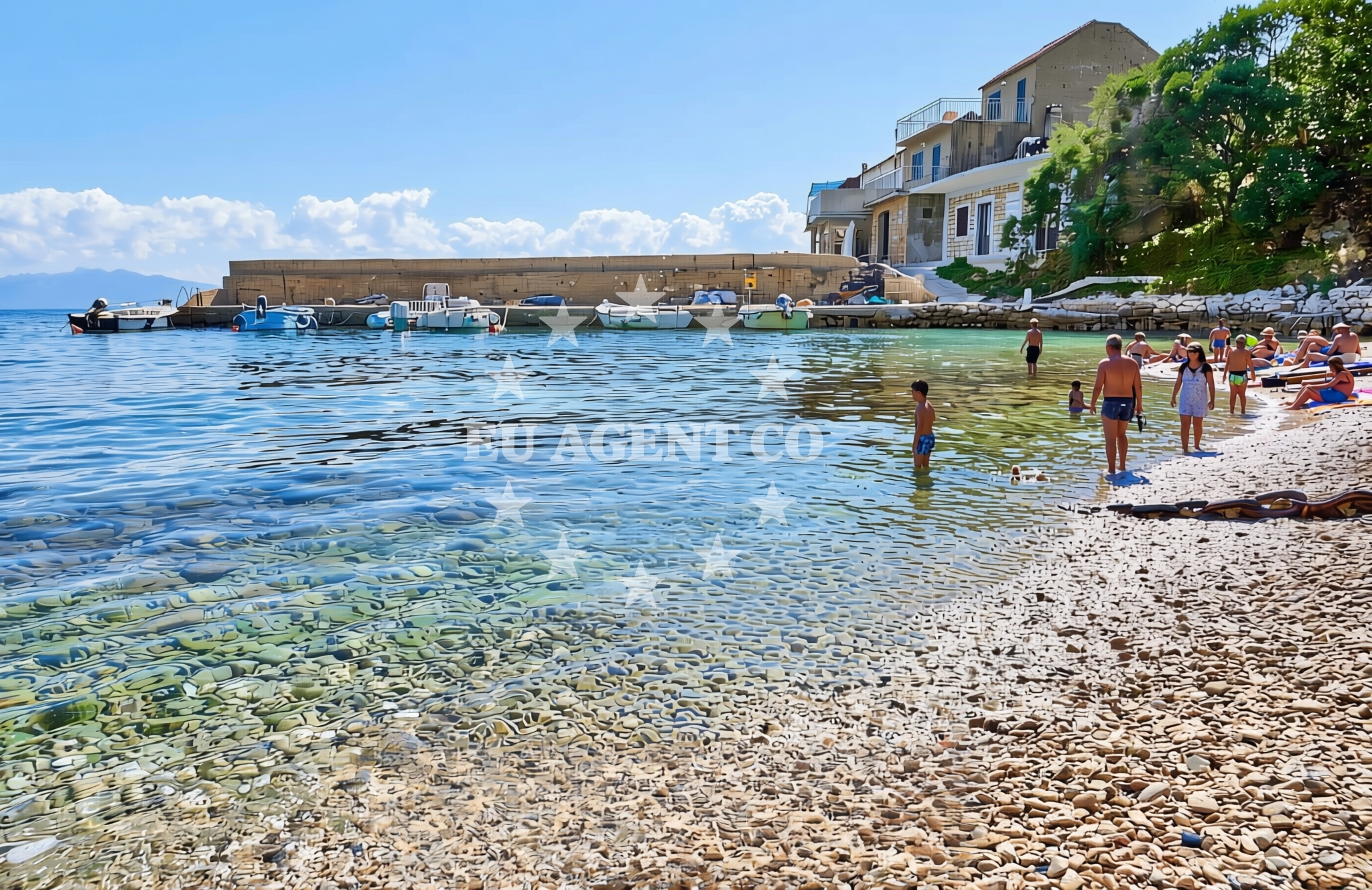 Additional view of Maria beach