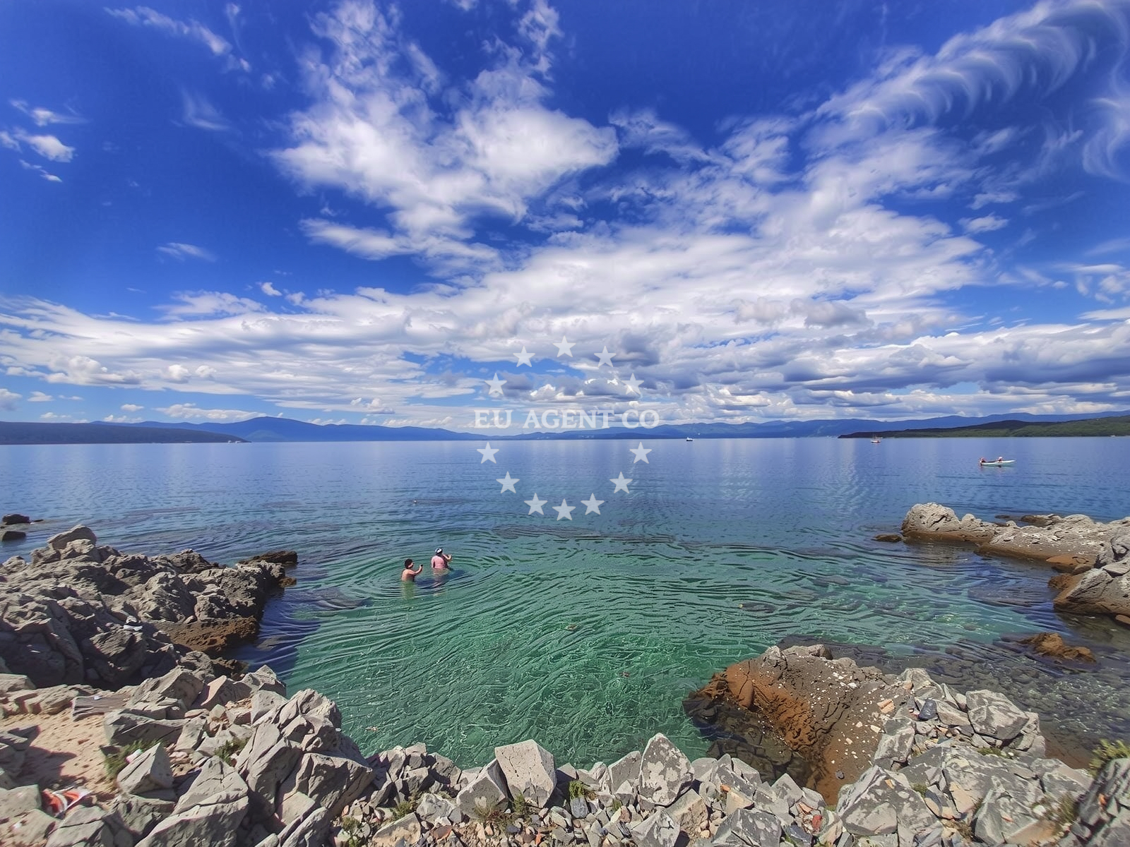 Beach facilities and surroundings at Maria Beach in Glavotok 4, Krk