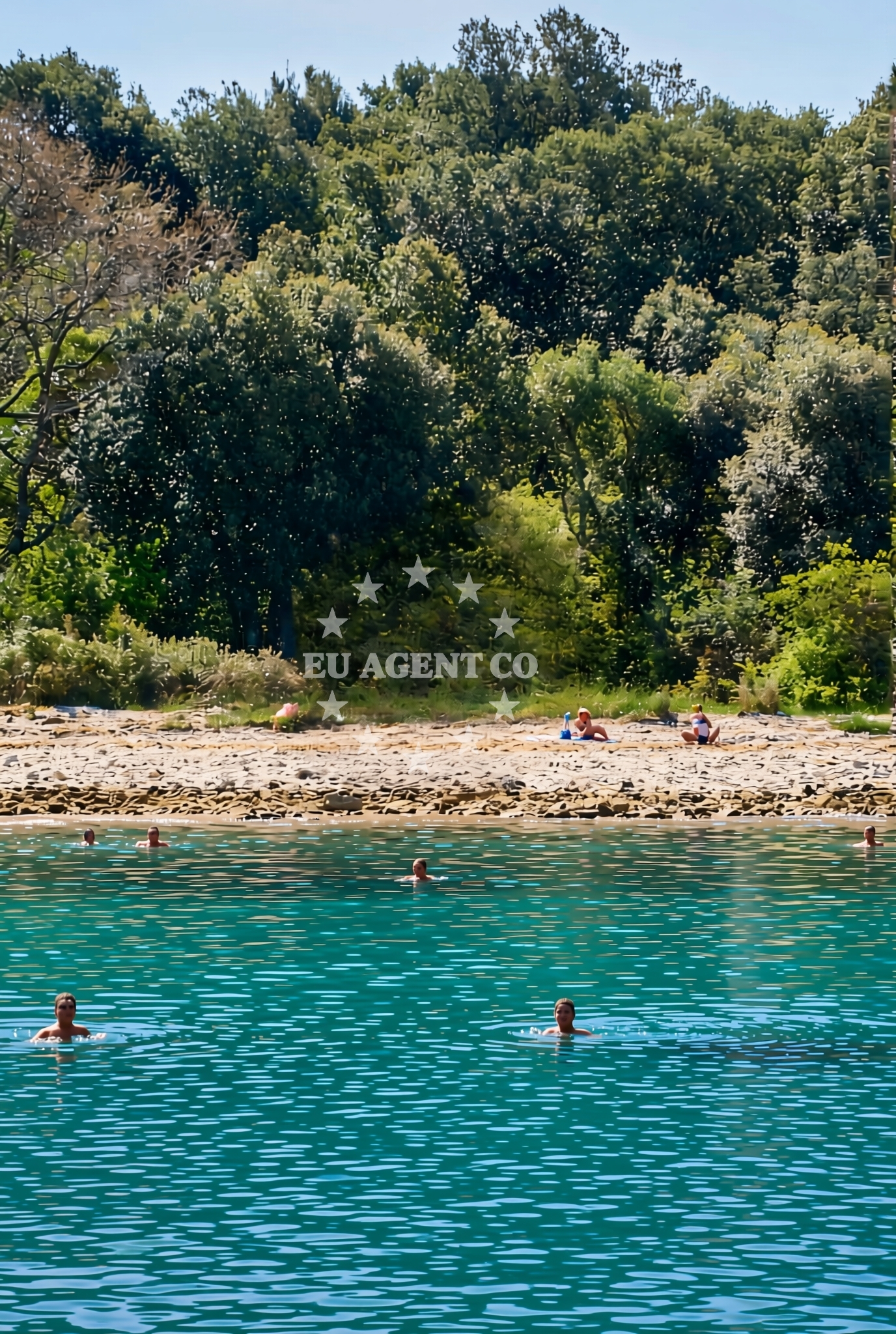 Beach facilities and surroundings at Marić istok, Peroj Beach in Marić istok