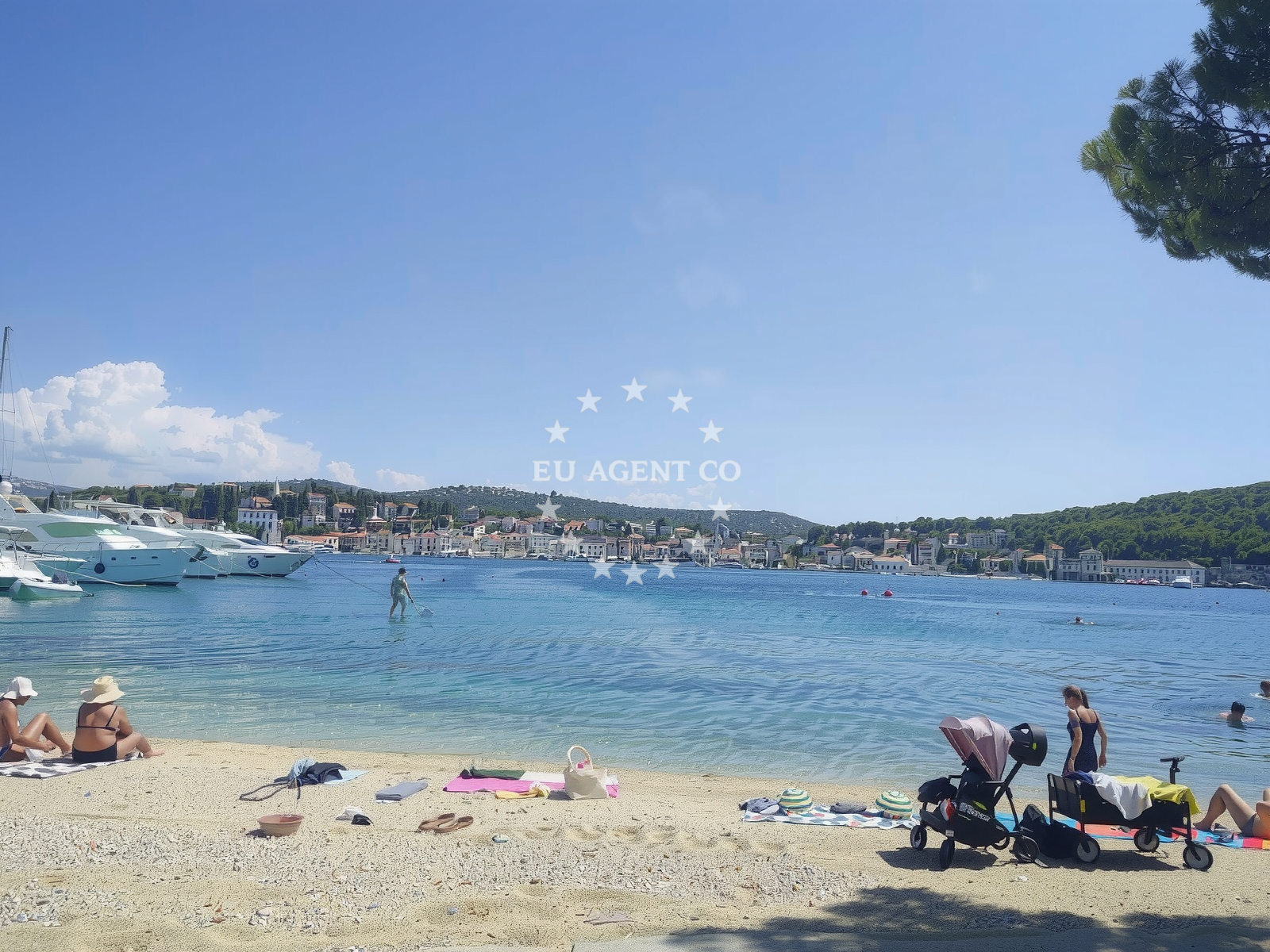 Sea and coastal view of Marina Frapa Beach in Trogirska 3, Rogoznica