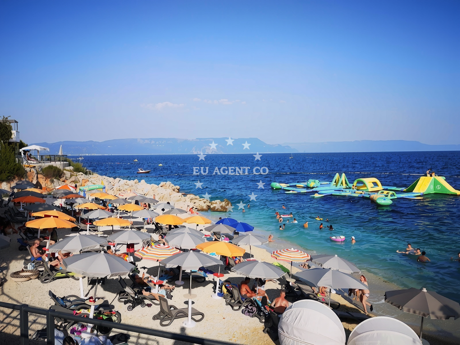 Sea and coastal view of Maro Family Beach in Girandella 11, Rabac