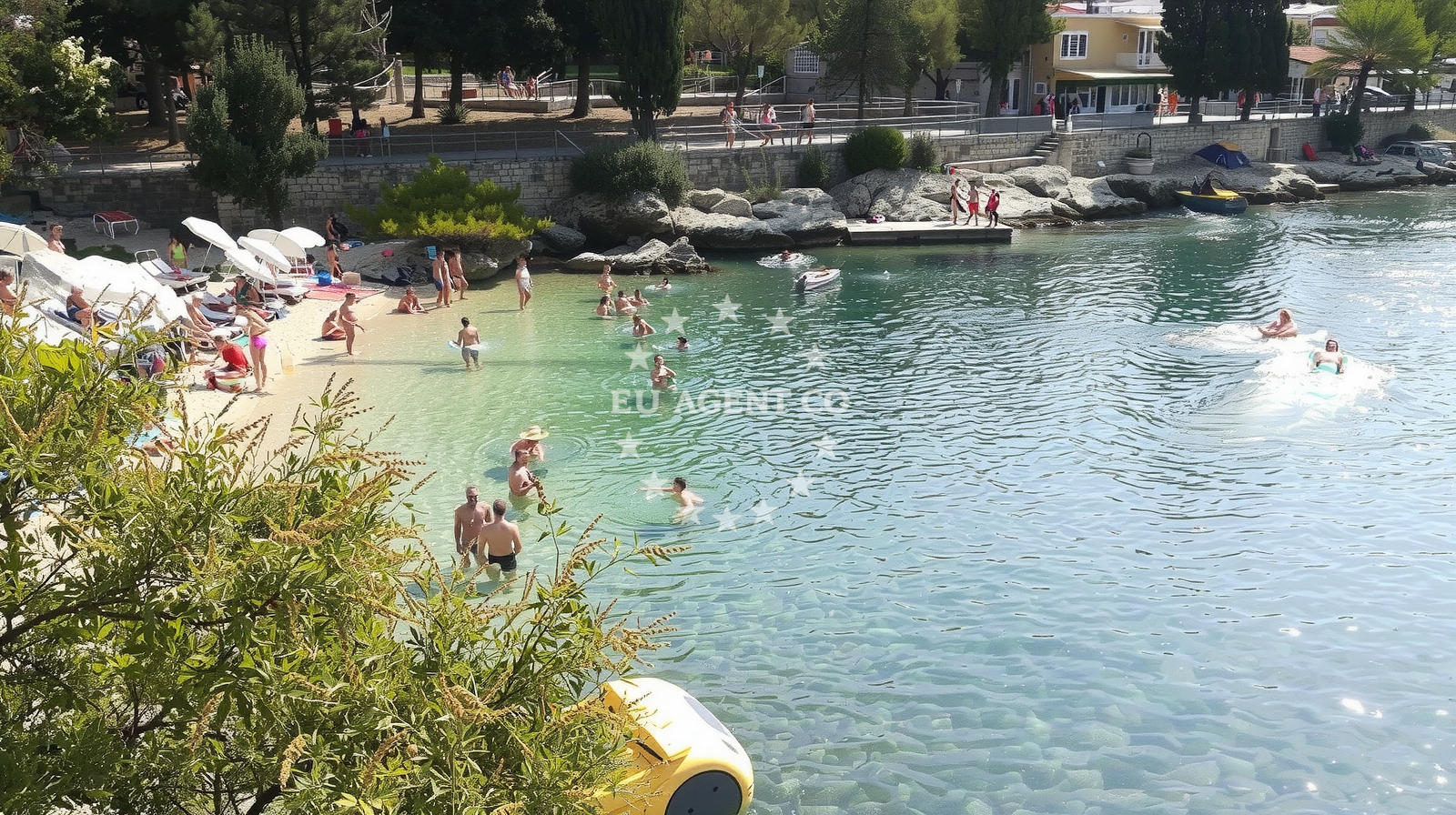 Beach facilities and surroundings at Marsal Tito beach in Girandella 7, Rabac