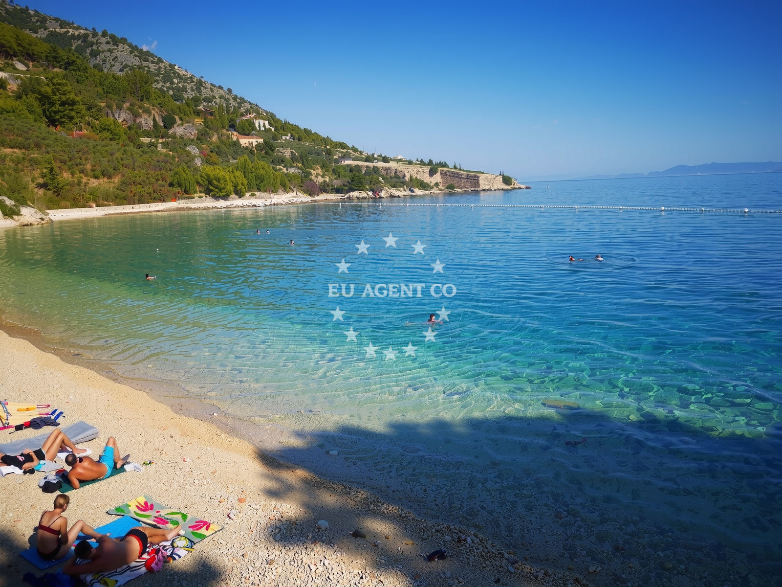 Shoreline and swimming area at Martinica beach in David cesta 26A, Bol