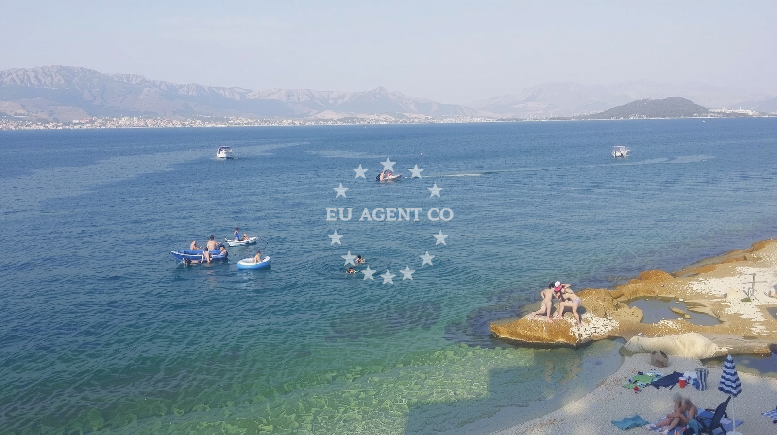 Shoreline and swimming area at Martinka beach in Put porta 20, Slatine