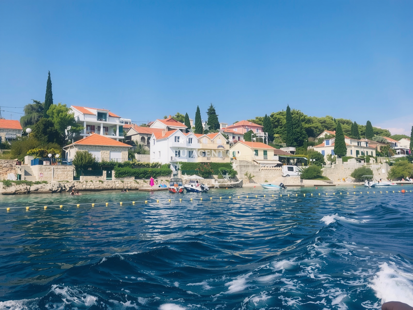 Additional view of Maslinica beach in Obala braće Marchi 19, Maslinica, Grohote