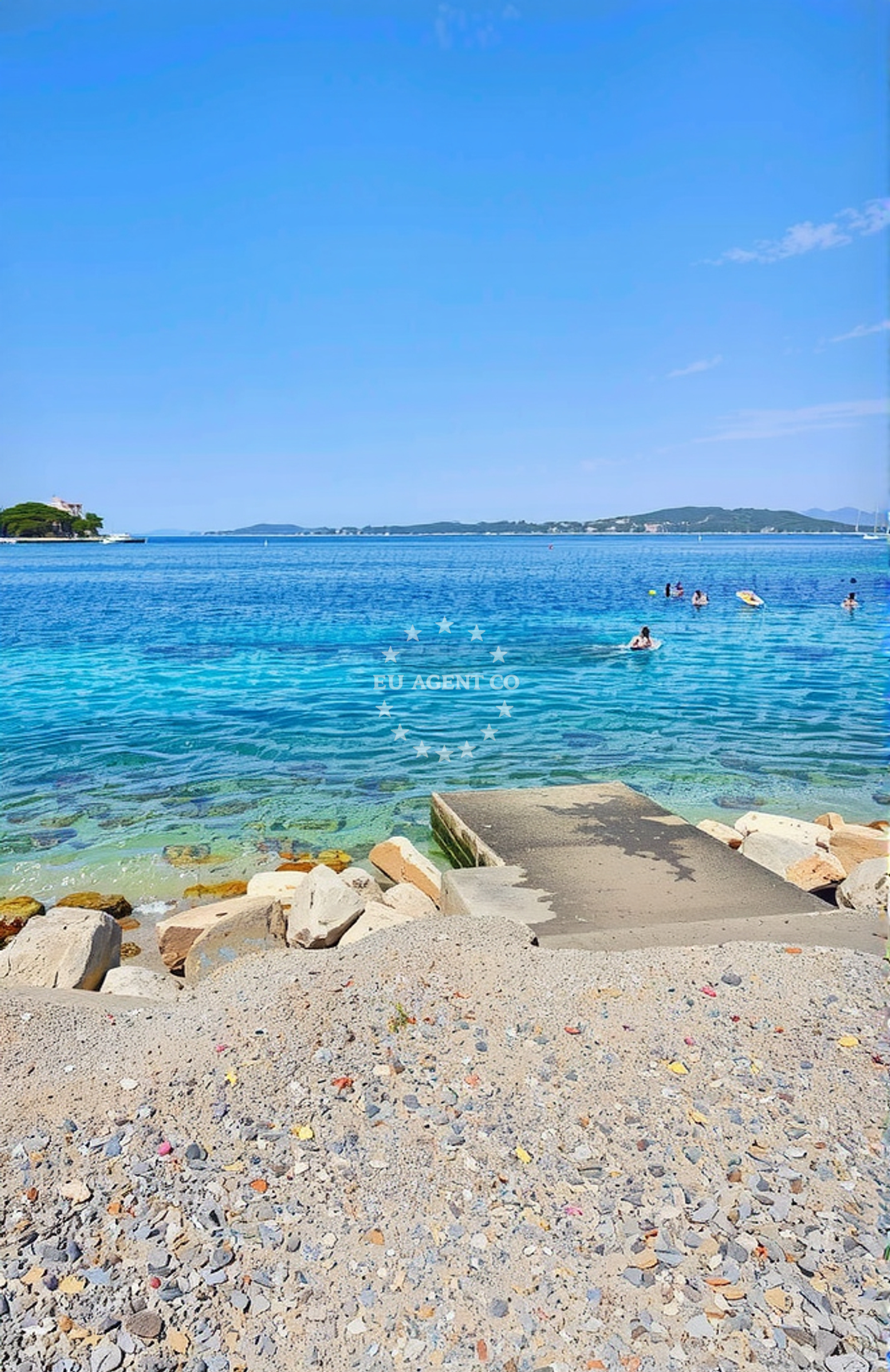 Additional view of Maslinica beach in Obala braće Marchi 19, Maslinica, Grohote