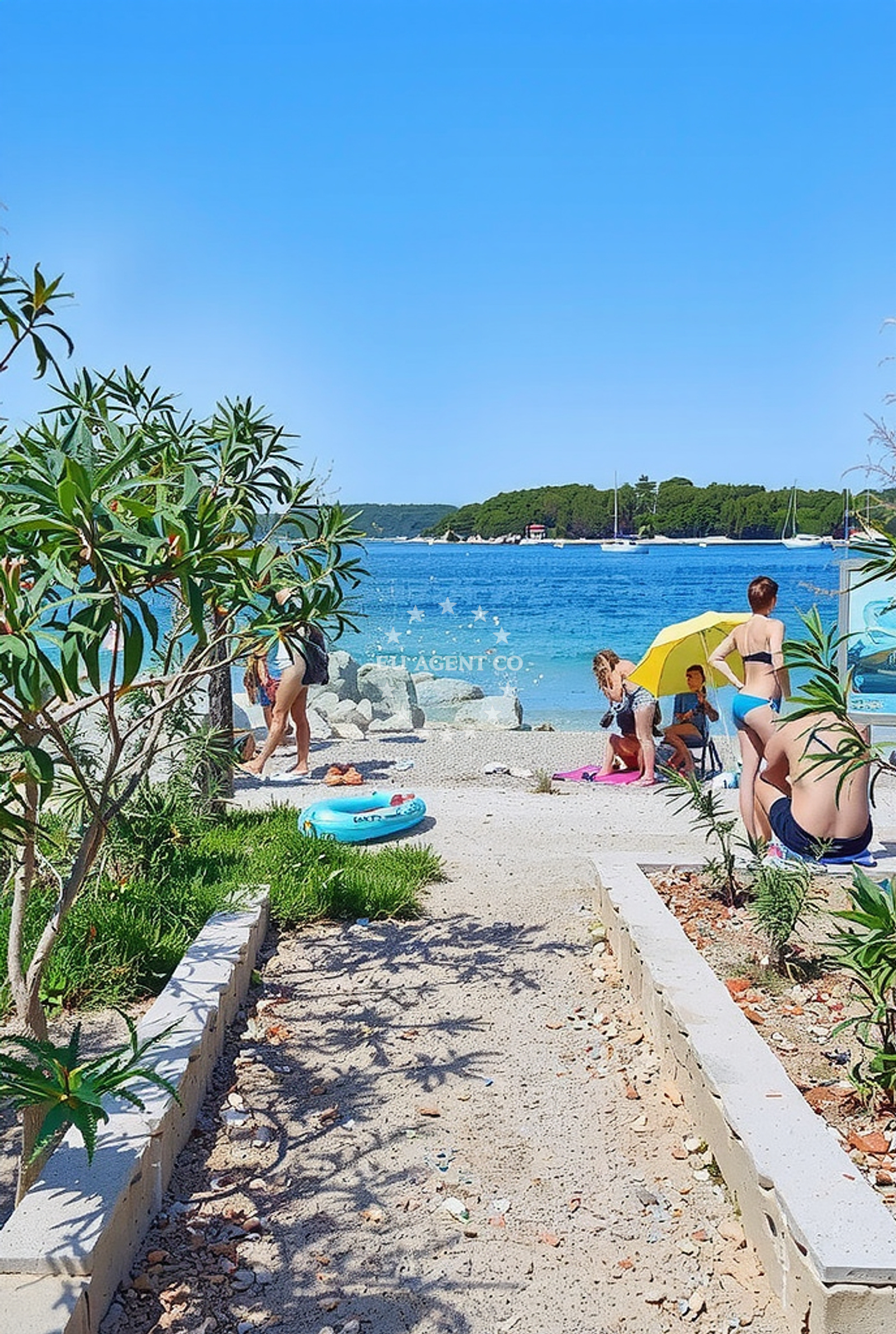 Additional view of Maslinica beach in Obala braće Marchi 19, Maslinica, Grohote