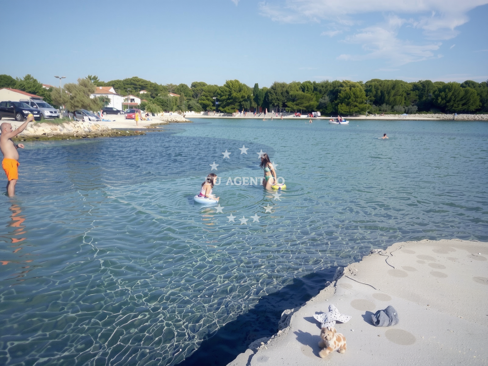 Additional view of Matlovac beach in II ulica br. 15, Ždrelac