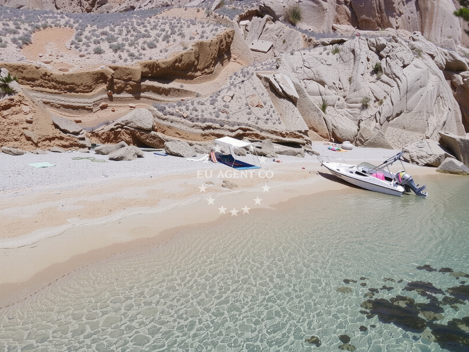 Shoreline and swimming area at Mercury beach in Šibenska 23, Pag