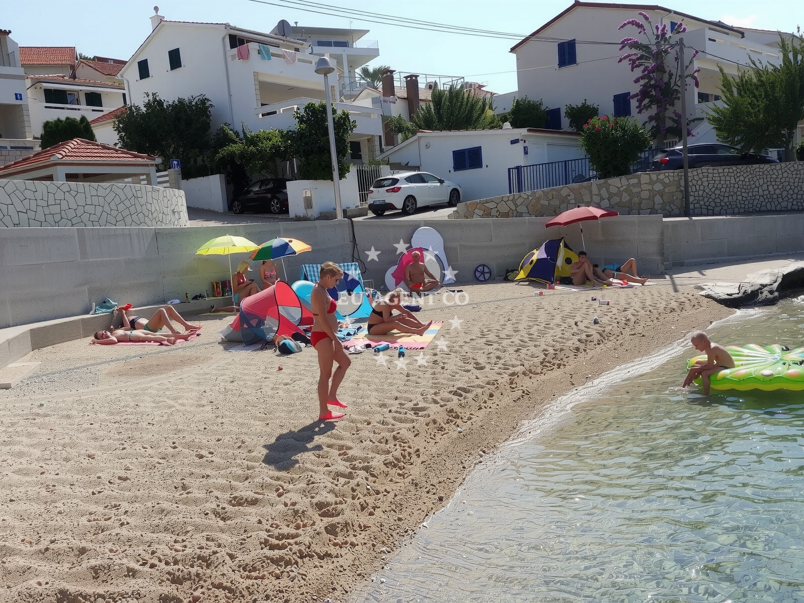 Shoreline and swimming area at Mezaroca beach in Ljoljinica 117, Ražanj