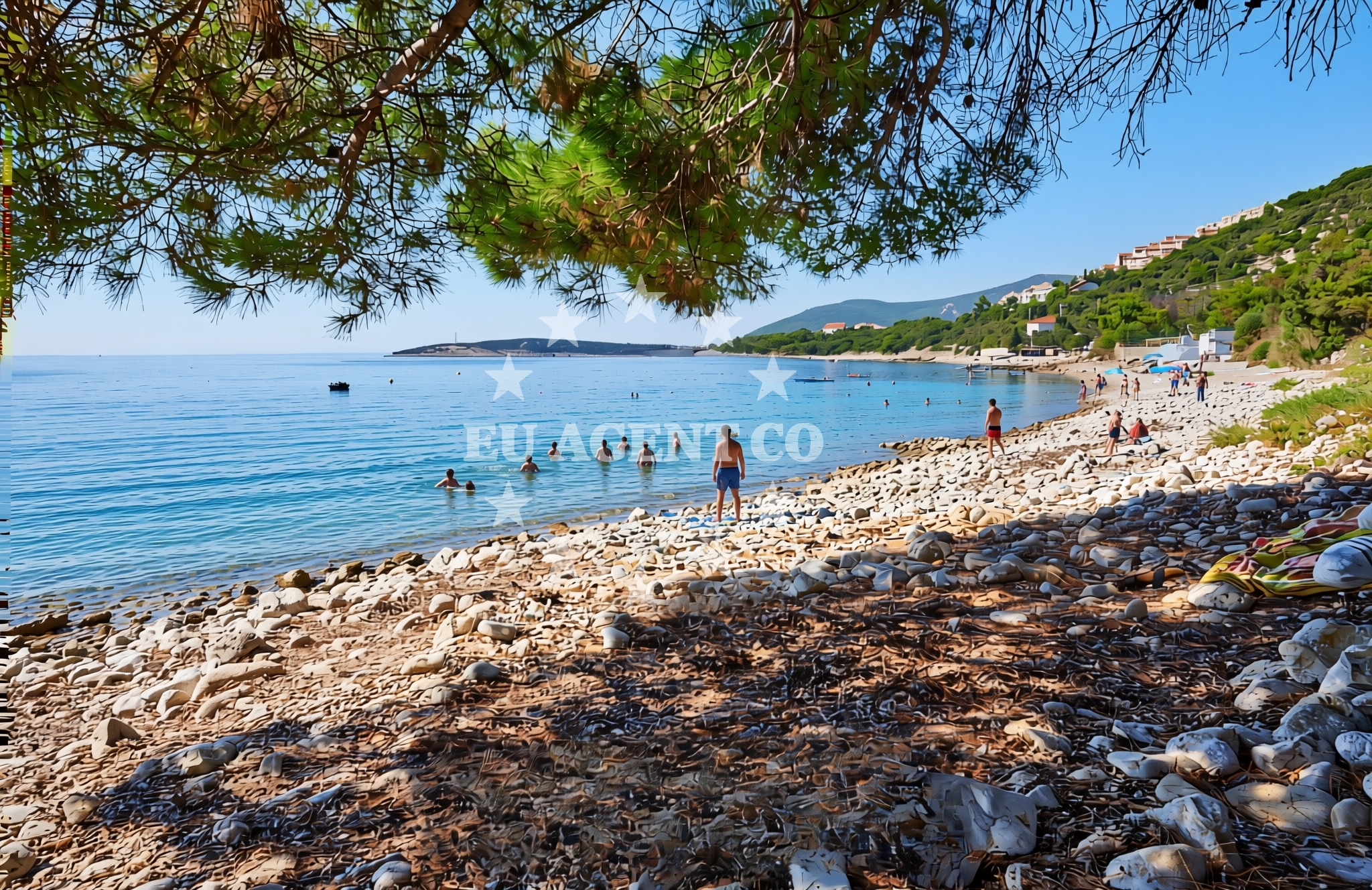 Beach facilities and surroundings at Miholašćica jug, Miholašćica (Cres) Beach in Miholašćica jug