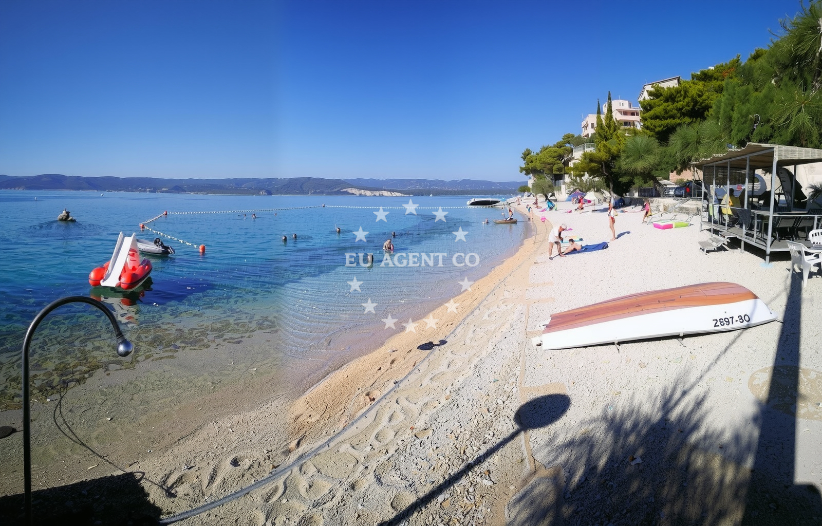 Beach facilities and surroundings at Mimice beach in 9 Prilaz moru, Mimice