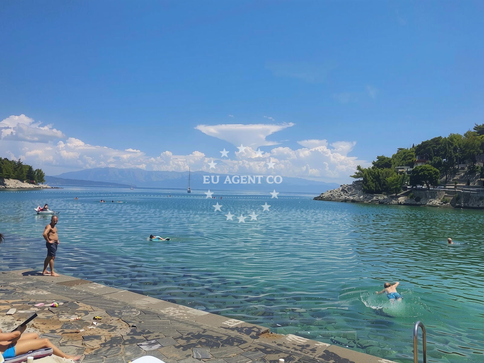 Additional view of Mina beach in Jelsa 876, Jelsa