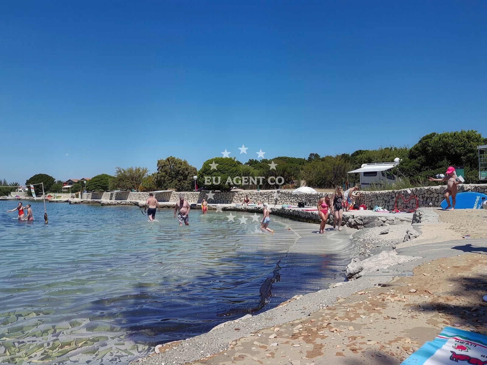 Sea and coastal view of Mlaska beach in Trajektna 28, Sućuraj