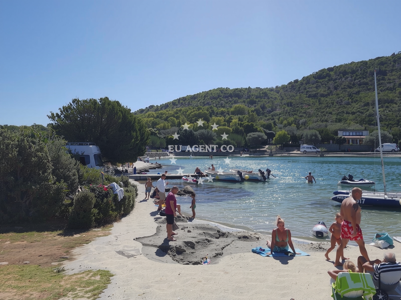 Beach facilities and surroundings at Mlaska beach in Trajektna 28, Sućuraj