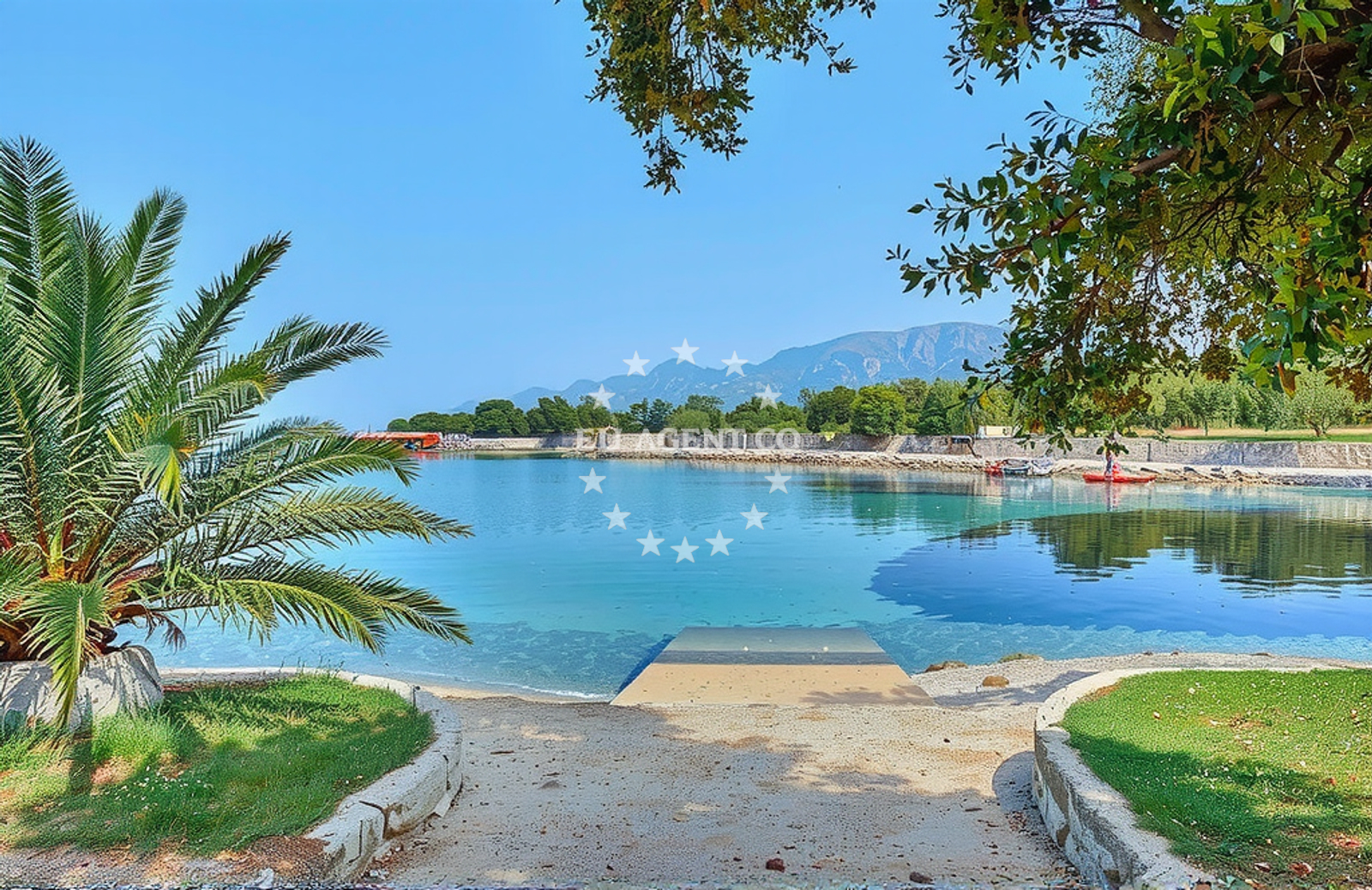 Additional view of Mlaska beach in Trajektna 28, Sućuraj