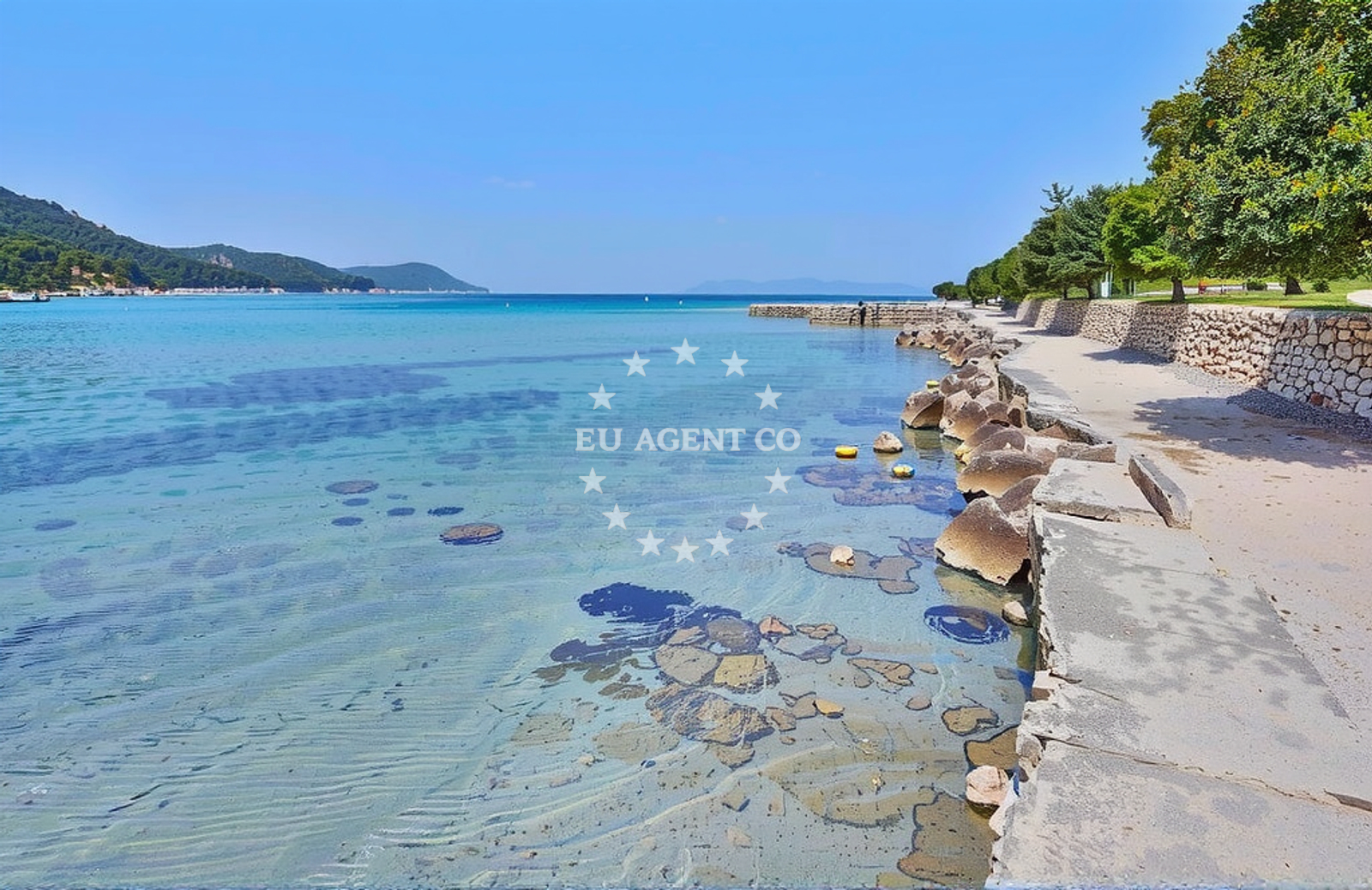 Additional view of Mlaska beach in Trajektna 28, Sućuraj