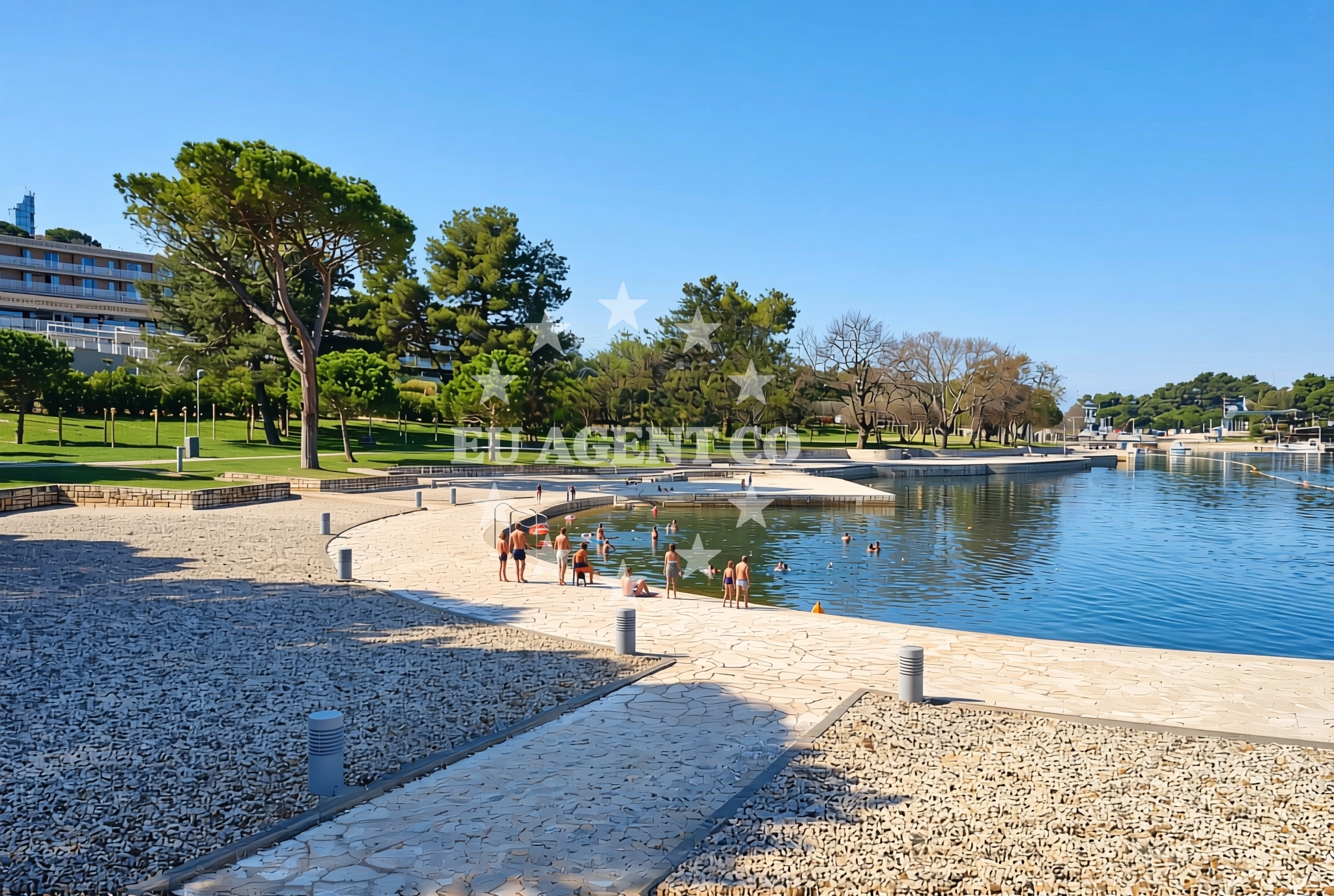 Overview of Molindrio, Poreč Beach in Molindrio