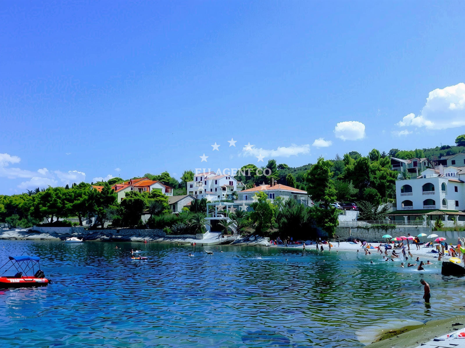 Shoreline and swimming area at Molo Lozna beach in Grodac, Postira