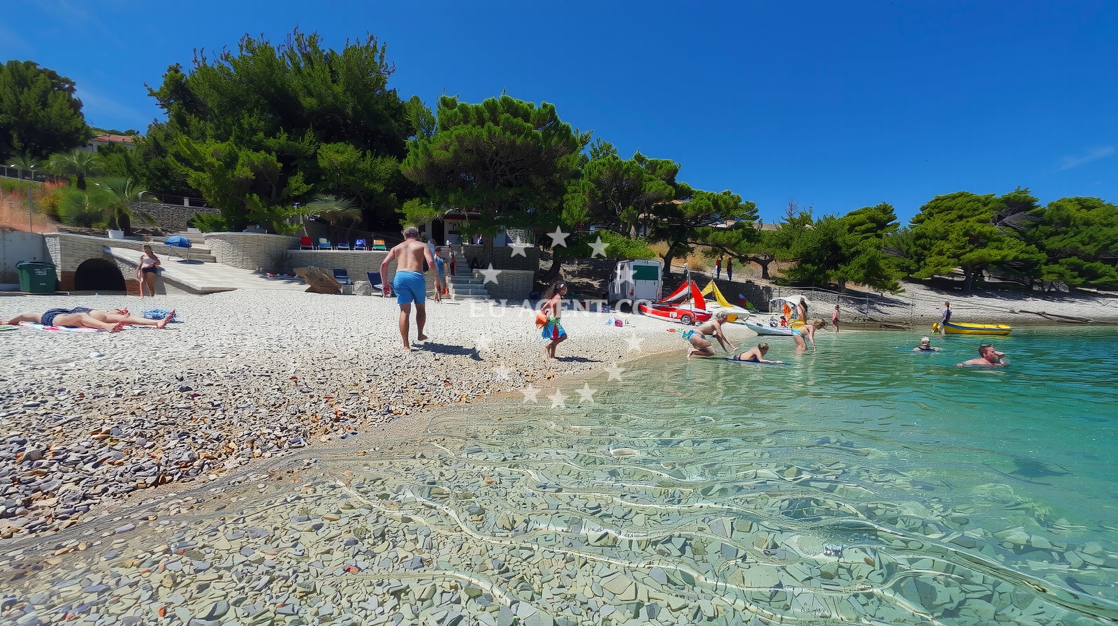 Additional view of Molo Lozna beach in Grodac, Postira