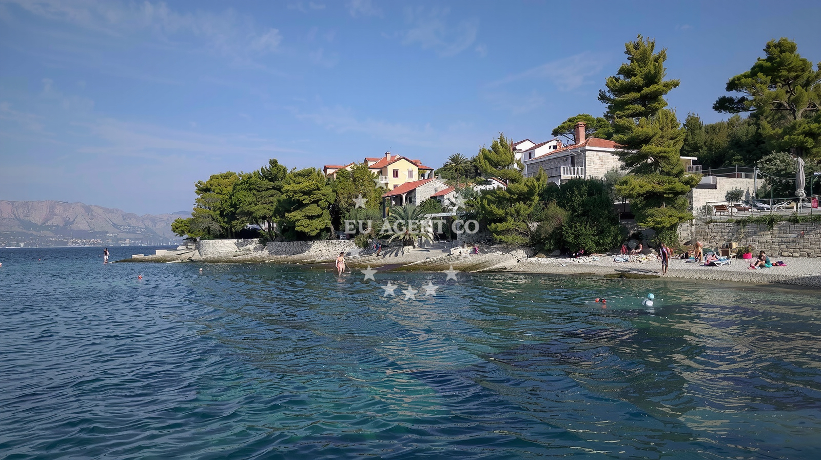 Additional view of Molo Lozna beach in Grodac, Postira