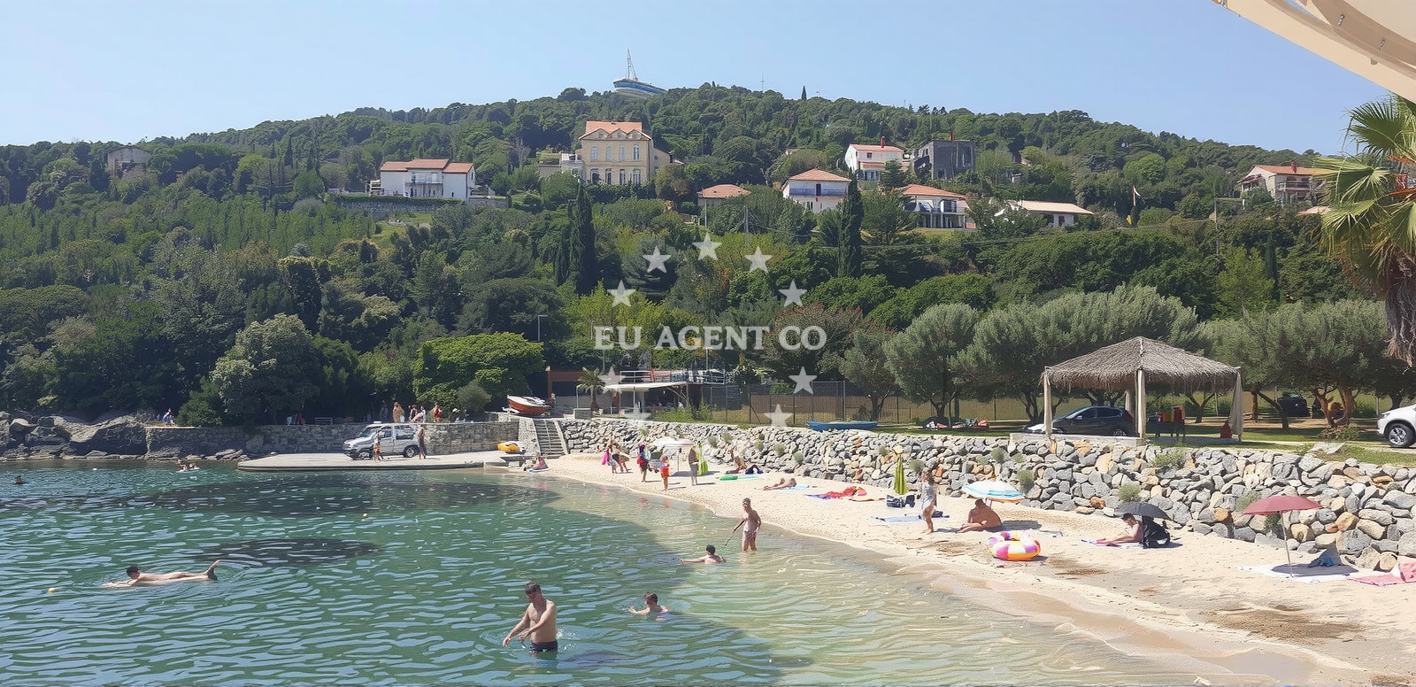 Sea and coastal view of Molunat beach in Molunat 61, Molunat