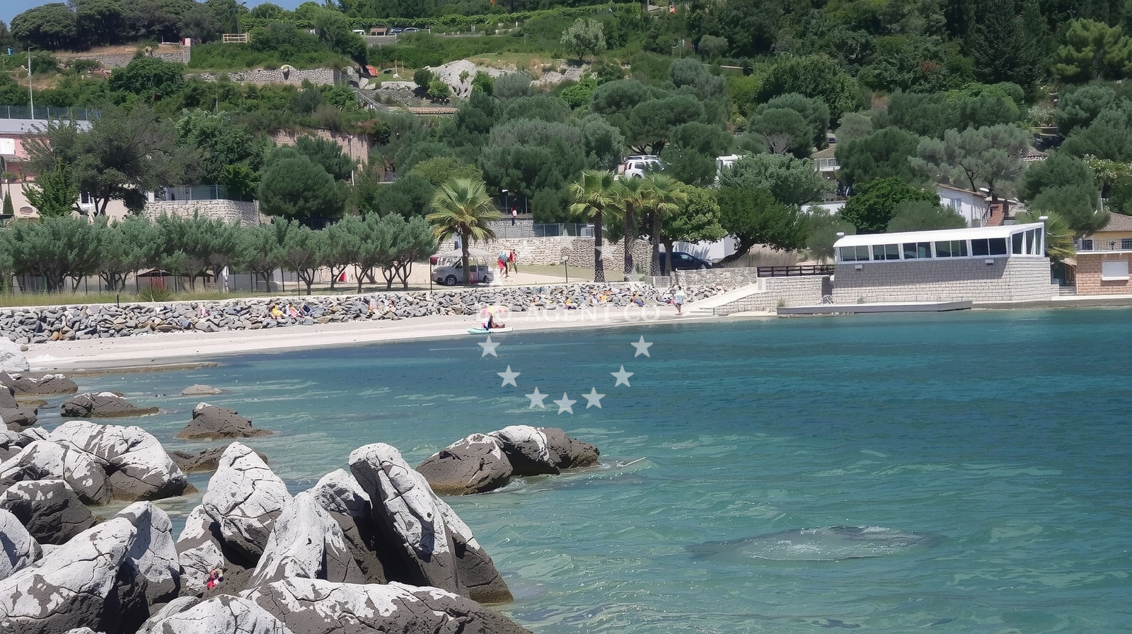 Additional view of Molunat beach in Molunat 61, Molunat