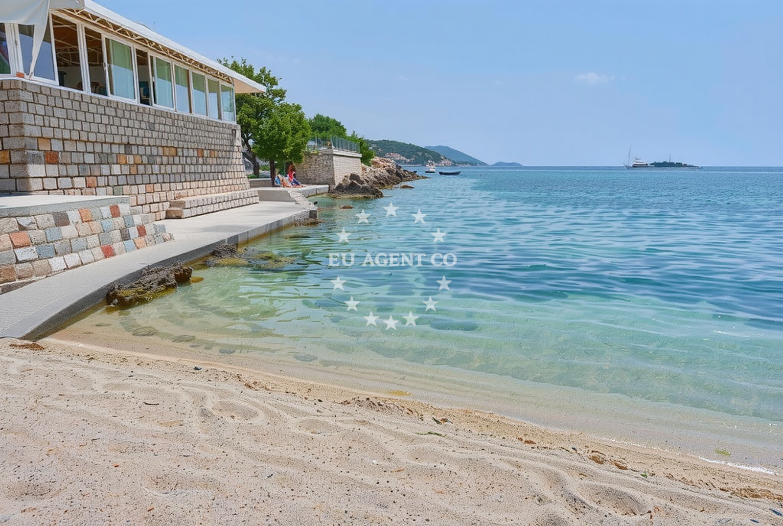 Additional view of Molunat beach in Molunat 61, Molunat