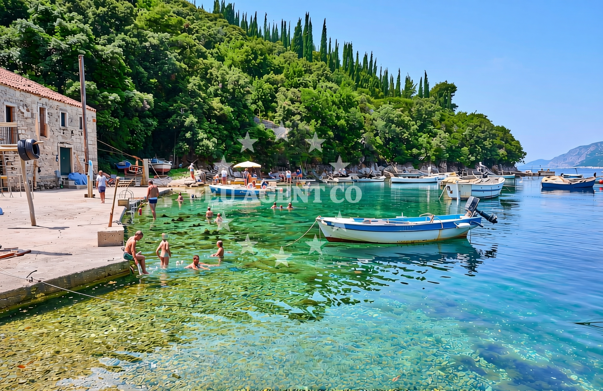 Overview of Molunat: beaches and coves (3) in Molunat