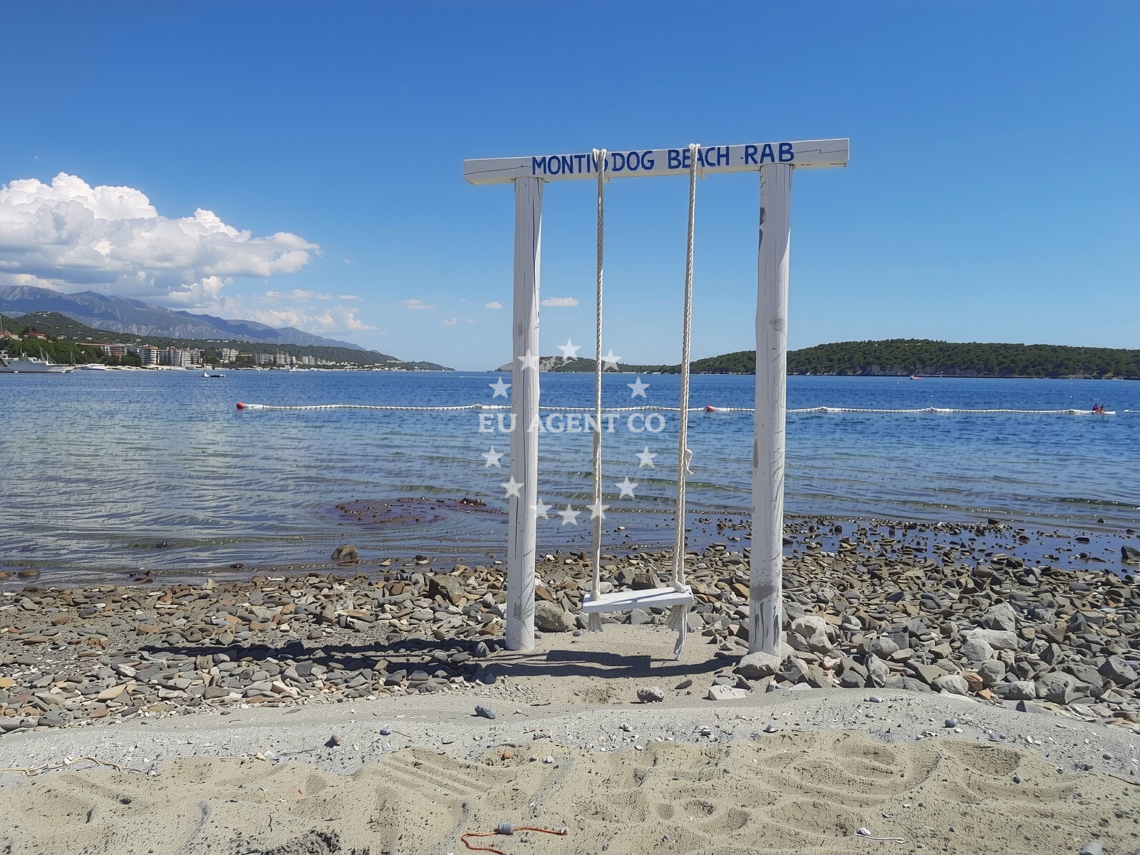 Shoreline and swimming area at Monty's Dog Beach in Banjol 745, Banjol