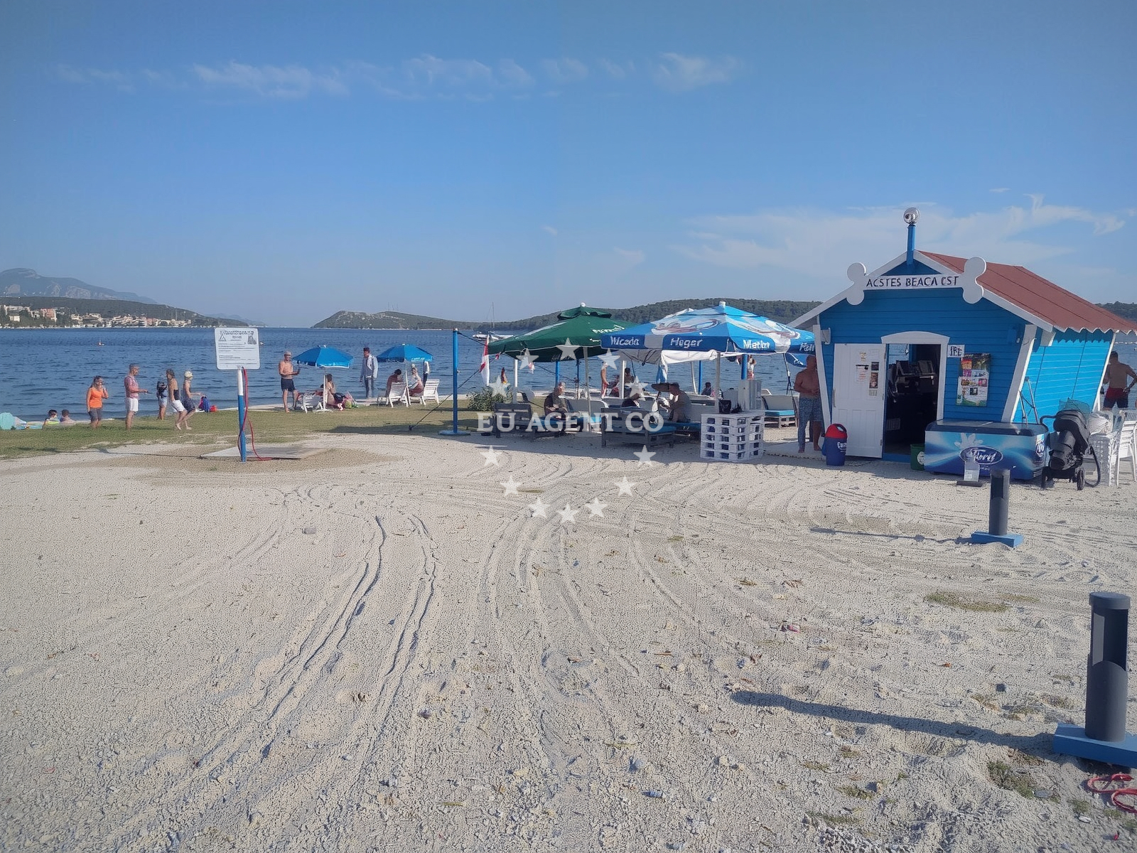 Sea and coastal view of Monty's Dog Beach in Banjol 745, Banjol