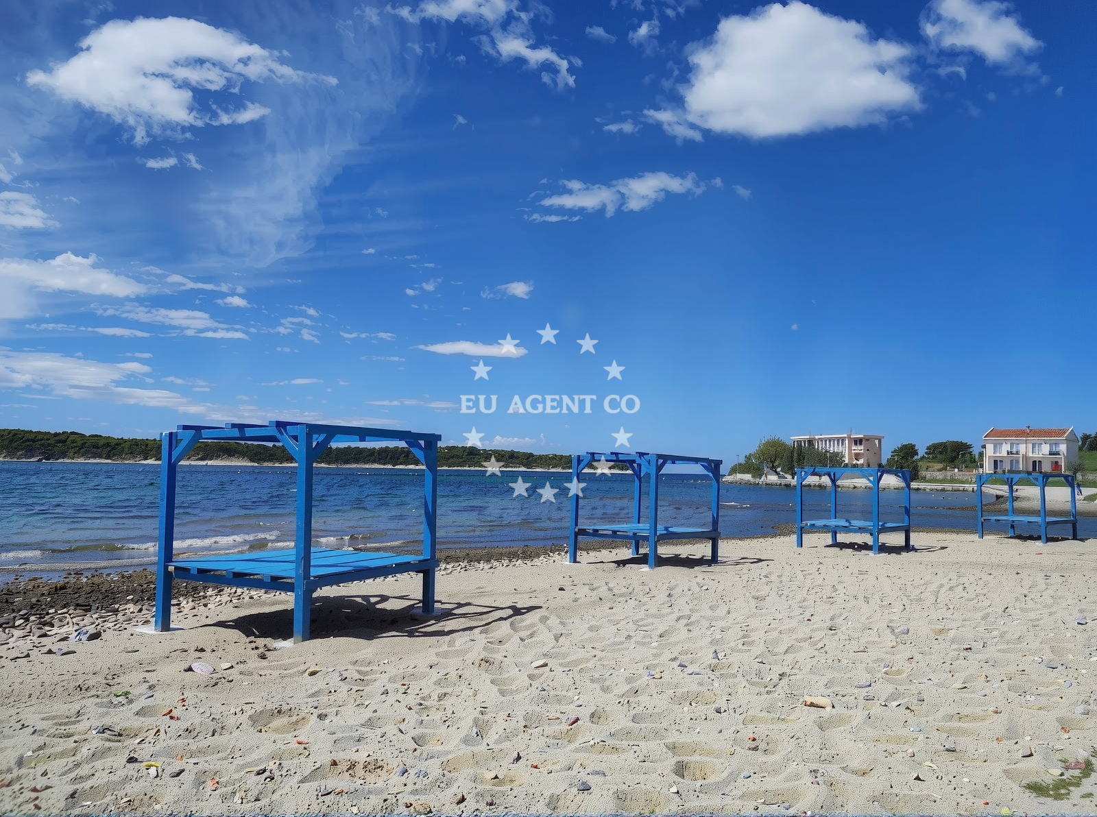 Additional view of Monty's Dog Beach in Banjol 745, Banjol