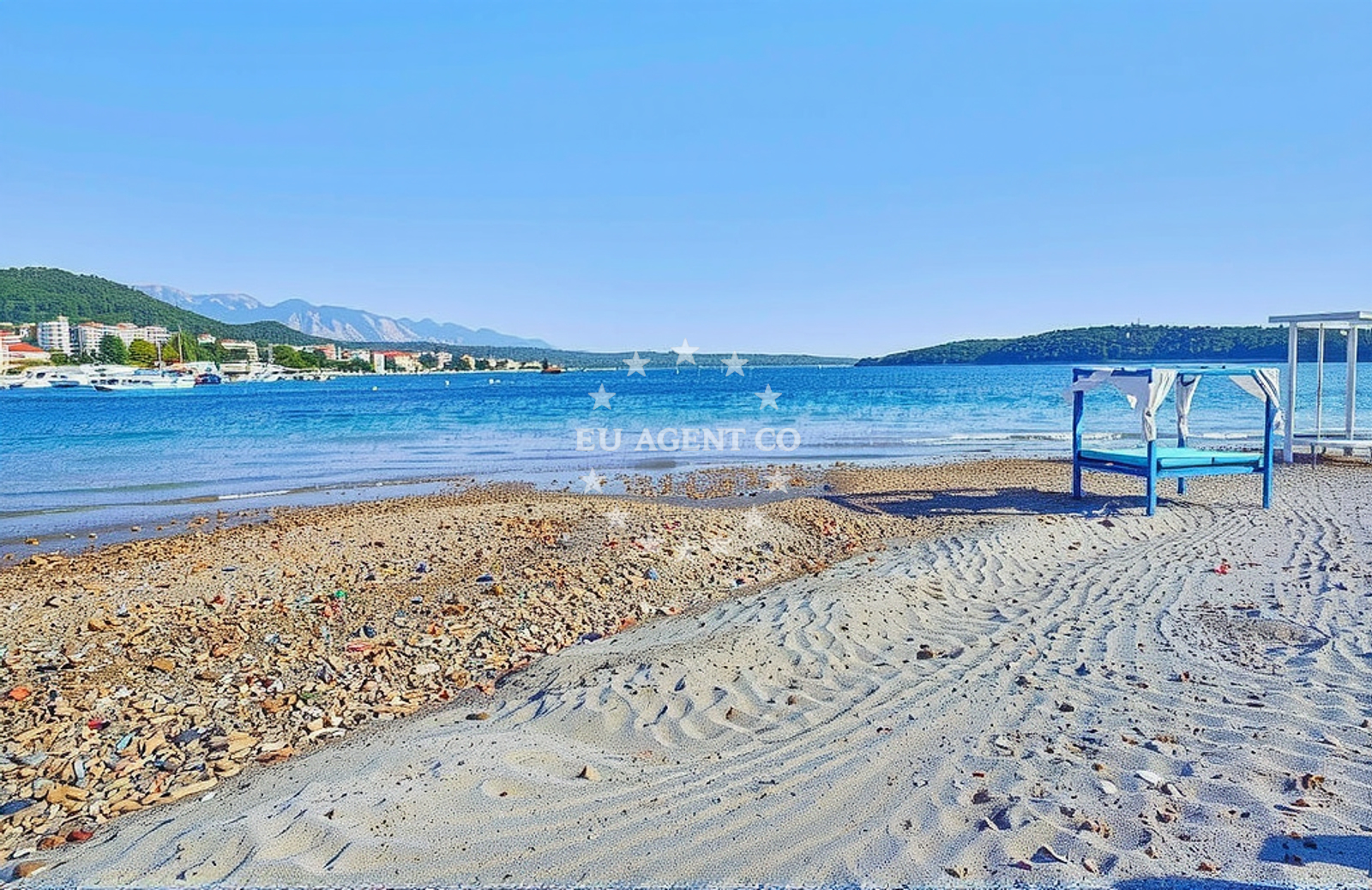 Additional view of Monty's Dog Beach in Banjol 745, Banjol
