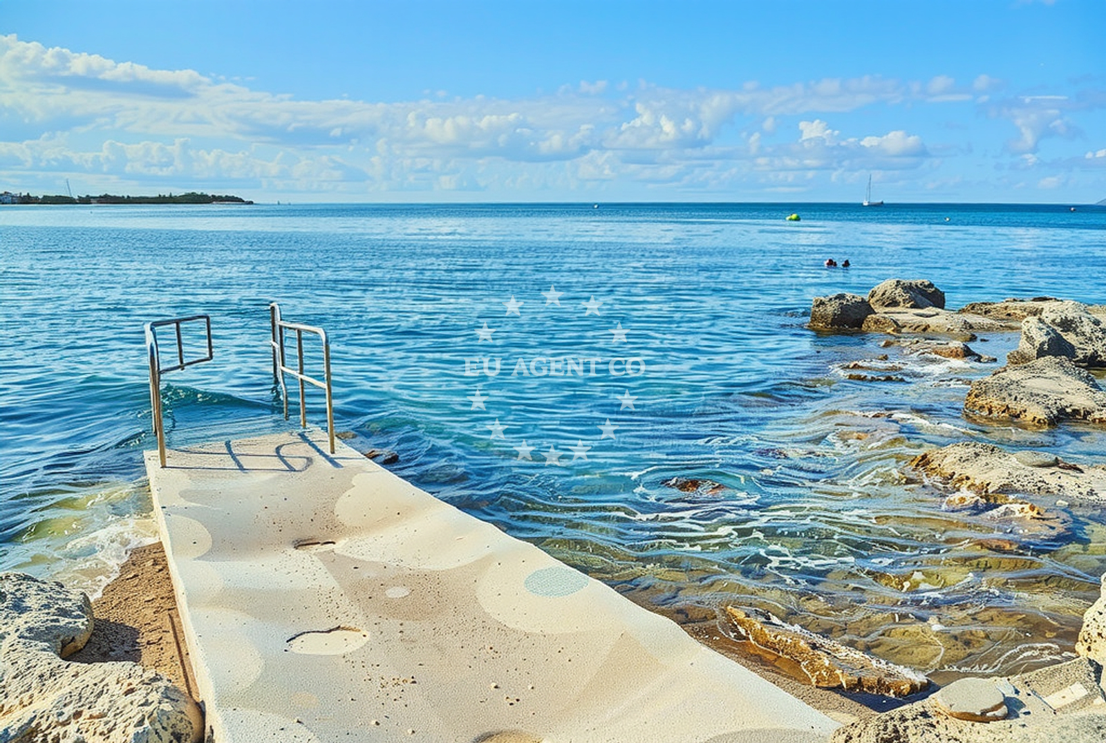 Beach facilities and surroundings at Muđela jug, Umag Beach in Muđela jug