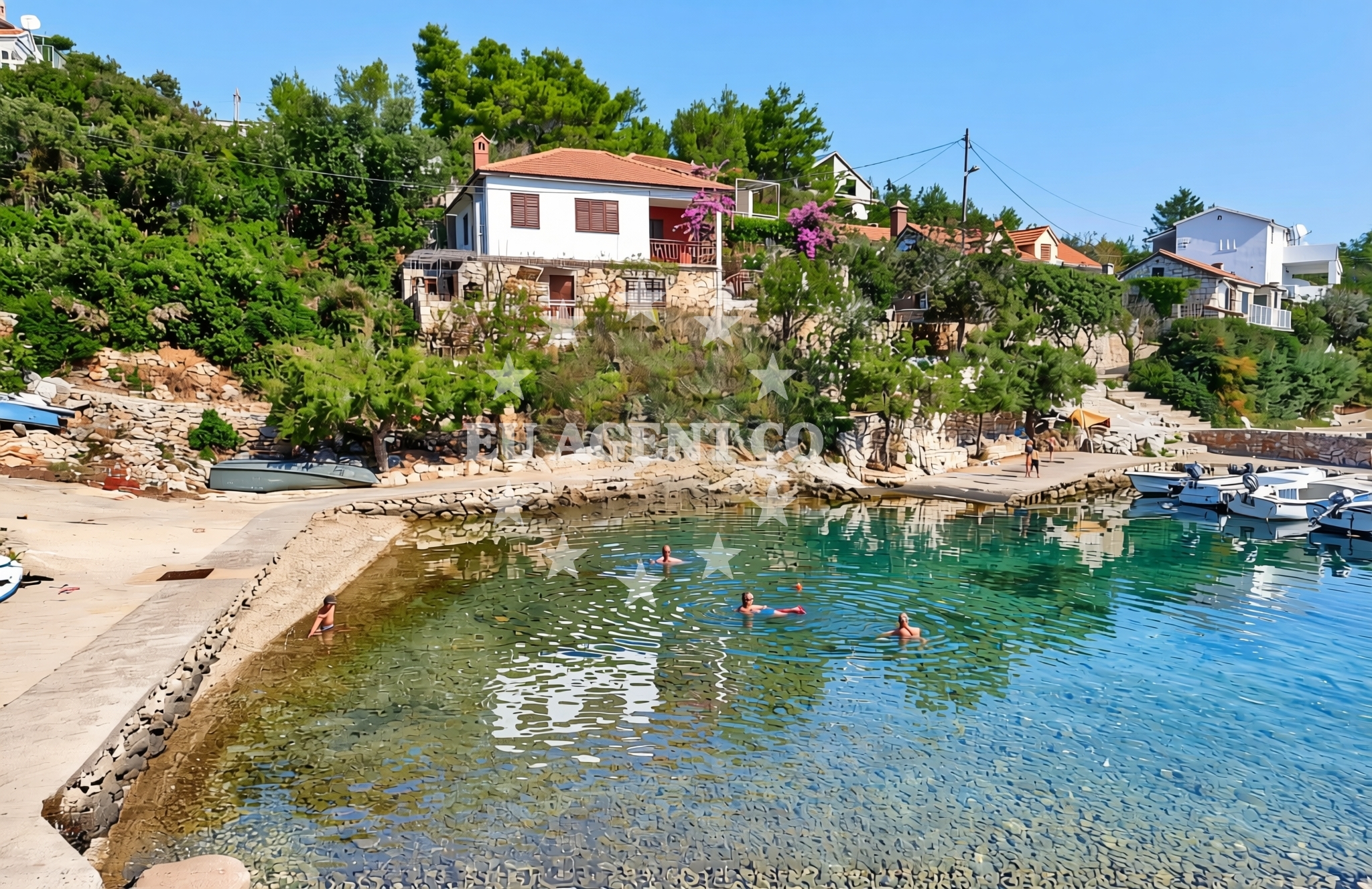 Overview of Mudri Dolac, Vrbanj (Hvar) Beach in Mudri Dolac