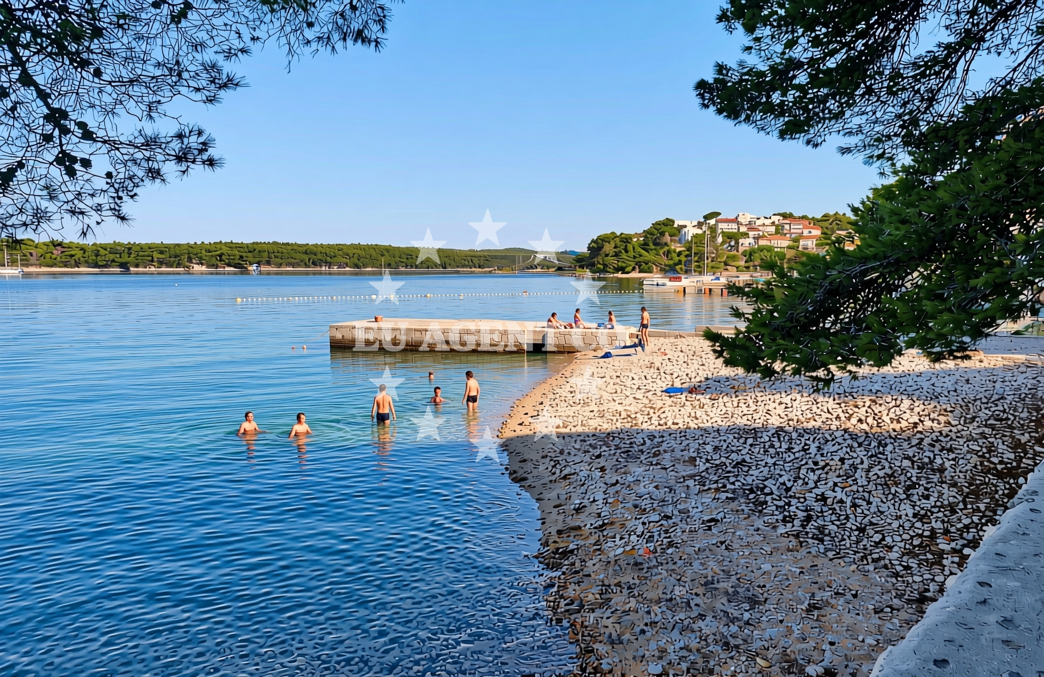 Shoreline and swimming area at Mundanije (Rab): beaches and coves in Mundanije (Rab)