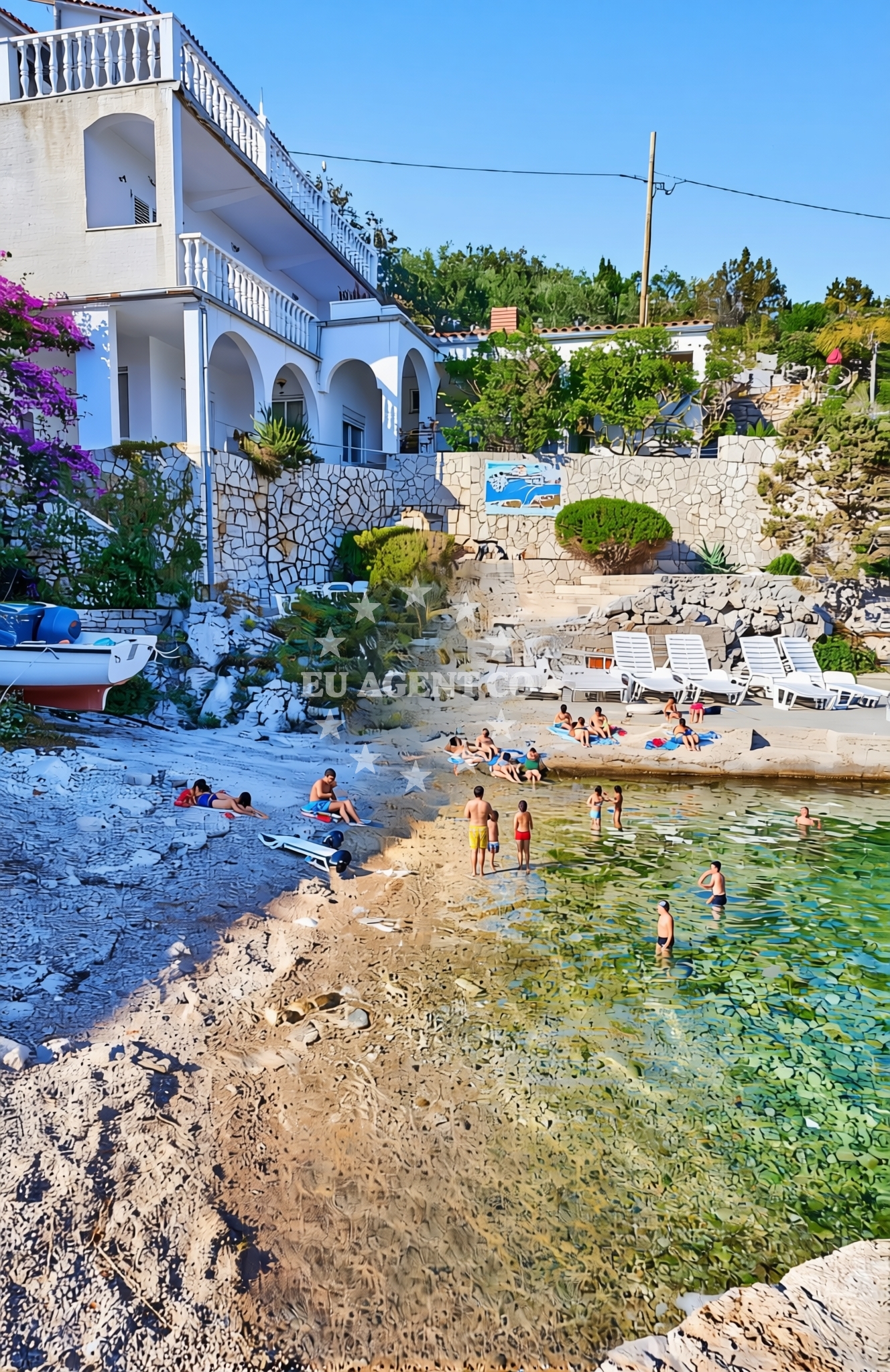 Beach facilities and surroundings at Naburje jug, Zastražišće (Hvar) Beach in Naburje jug