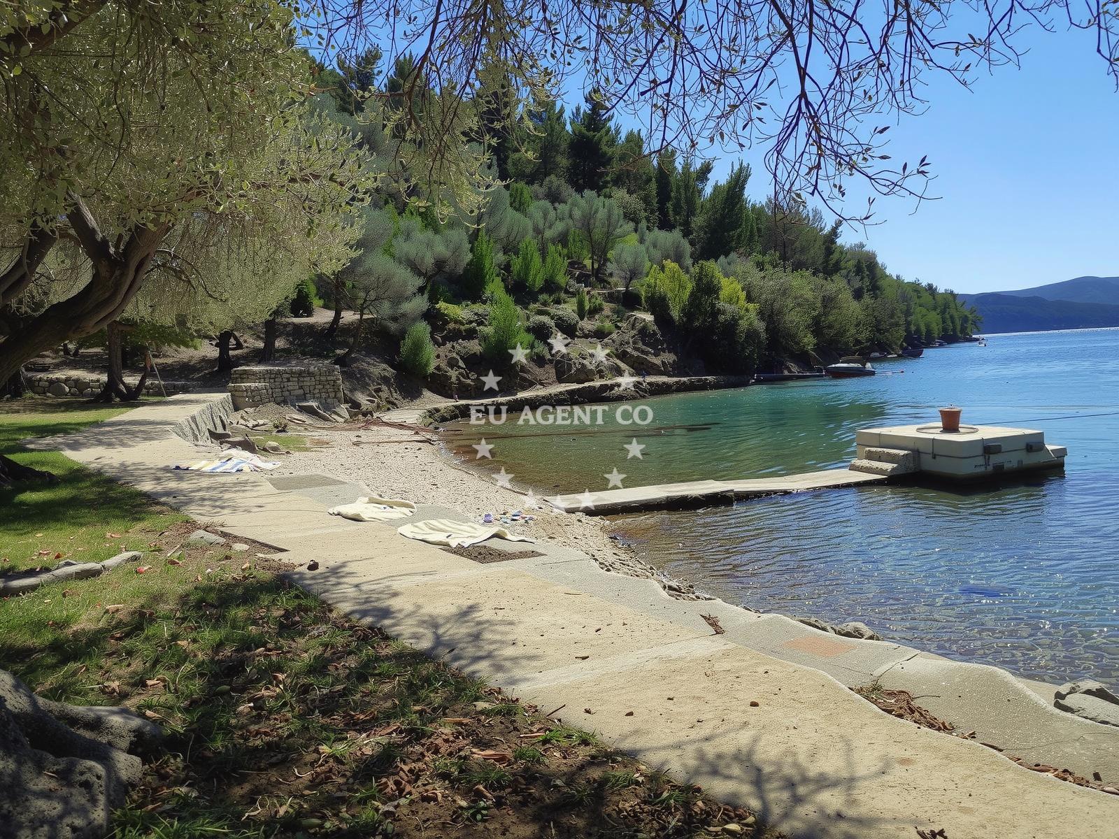 Overview of Nava beach in Melin III 13, Cres