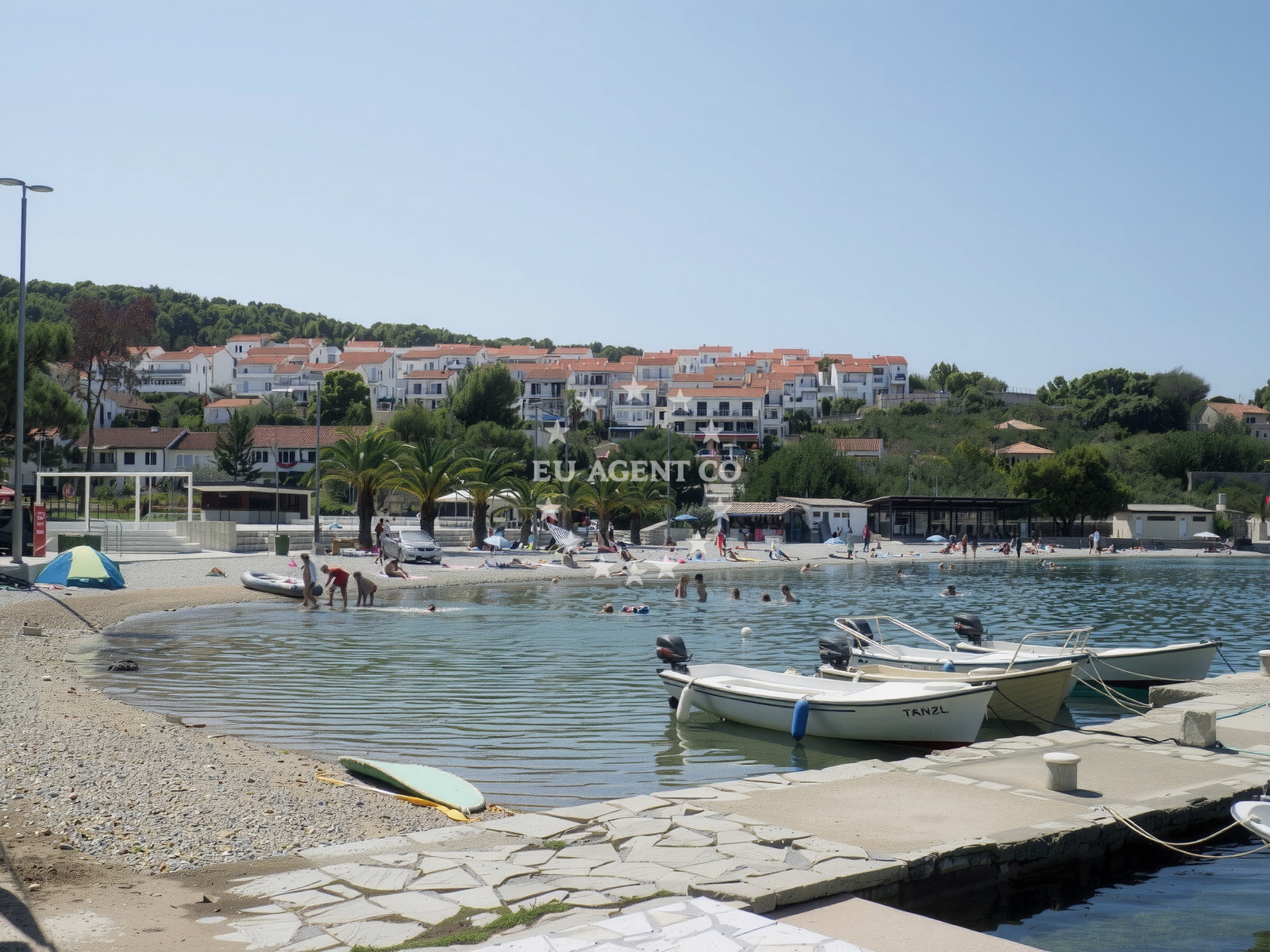 Beach facilities and surroundings at Necujam beach in Eugena Buktenice 9, Nečujam
