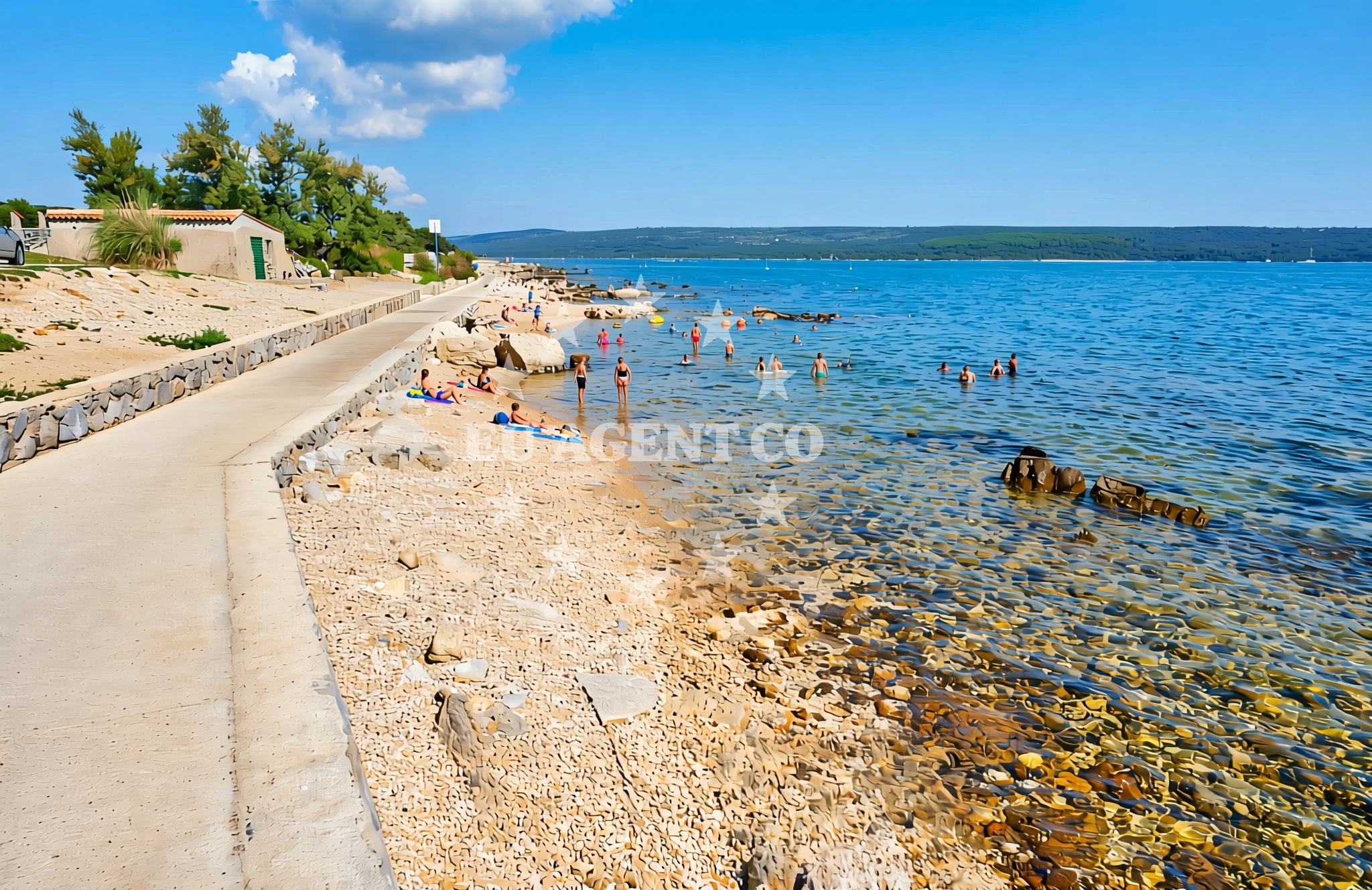 Shoreline and swimming area at Nerezine sjever, Nerezine (Lošinj) Beach in Nerezine sjever