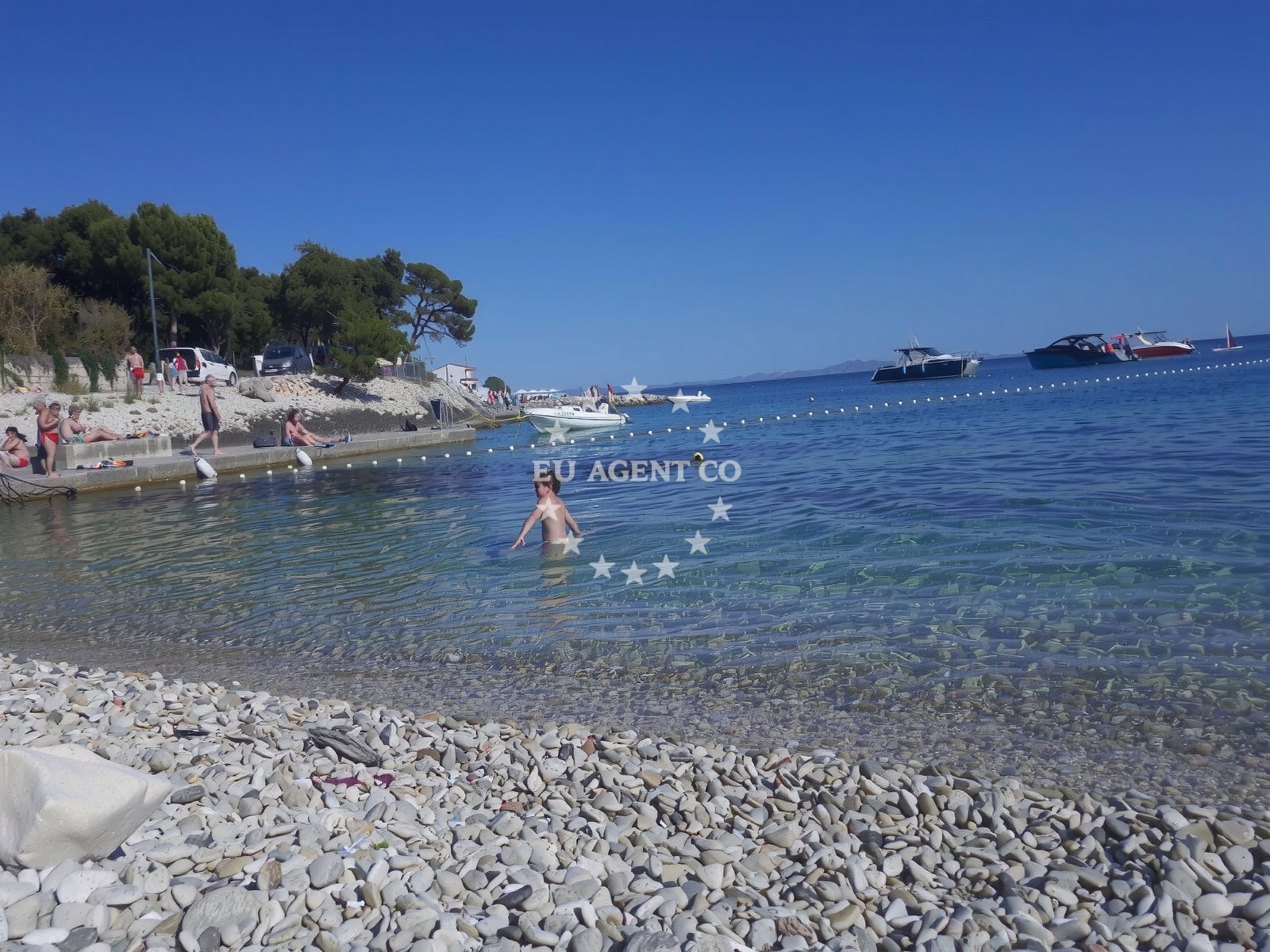 Shoreline and swimming area at Notos Hvar beach in Milna 3rd floor, Milna