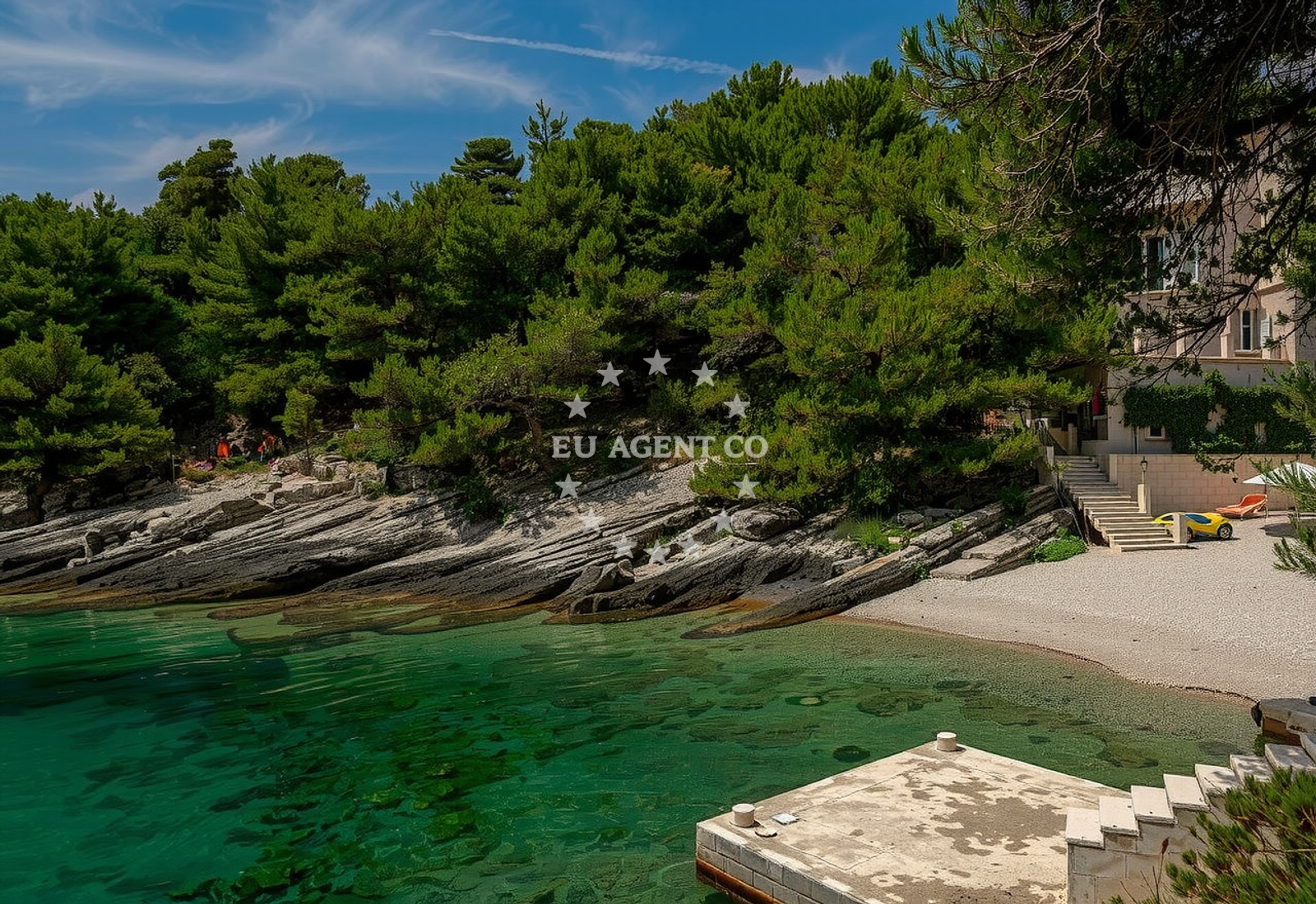 Shoreline and swimming area at Nova Brac beach in Put ružmarina 13, Selca