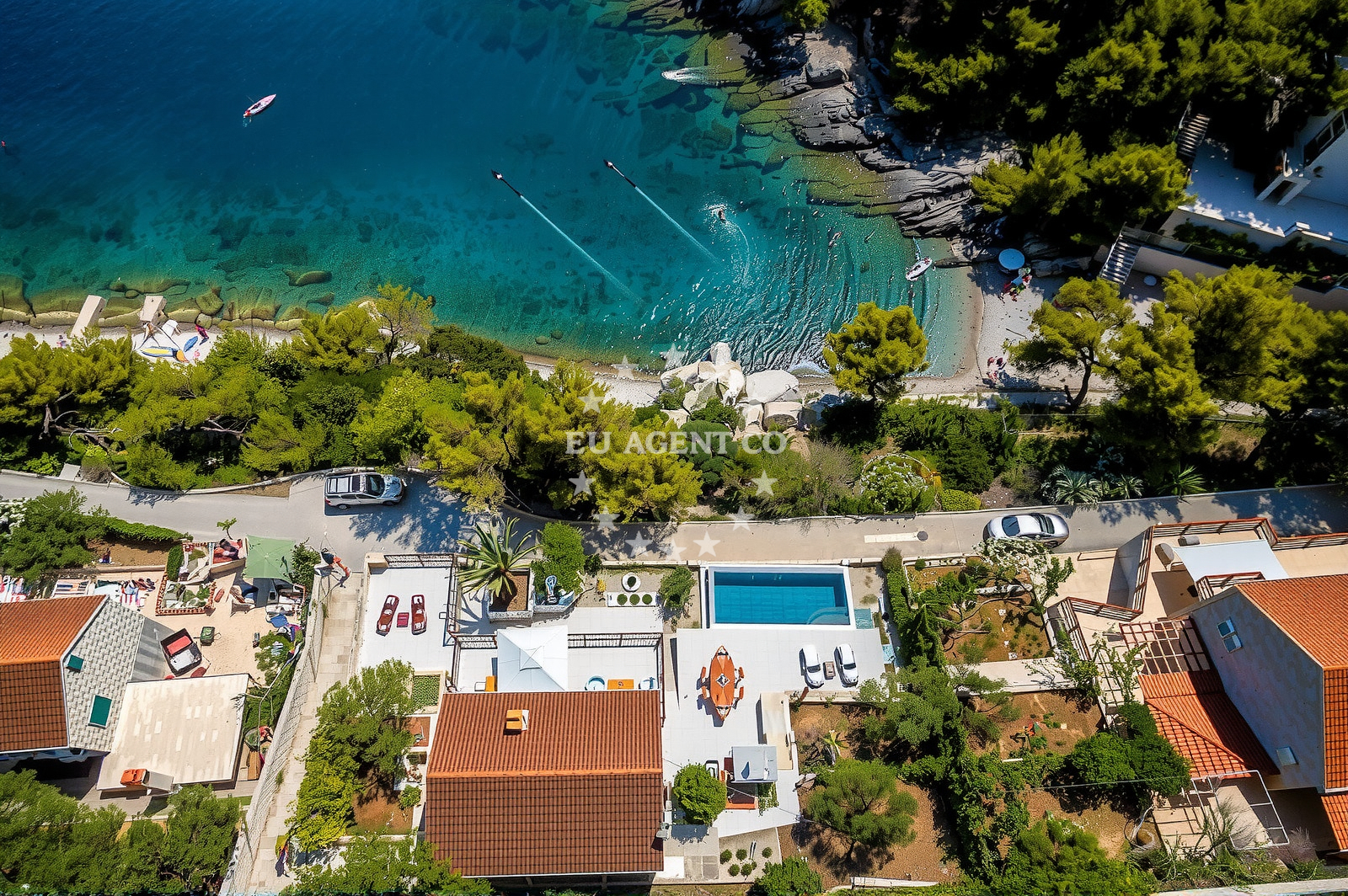 Beach facilities and surroundings at Nova Brac beach in Put ružmarina 13, Selca