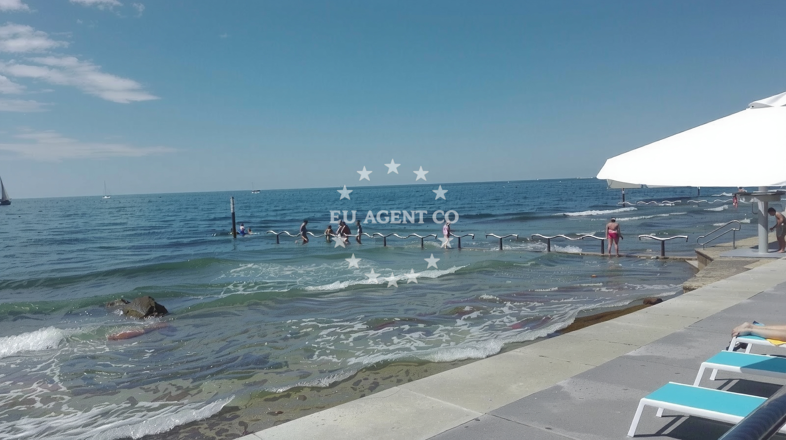 Beach facilities and surroundings at Novigrad beach in 24 Ulica Gradska vrata, Novigrad Istria