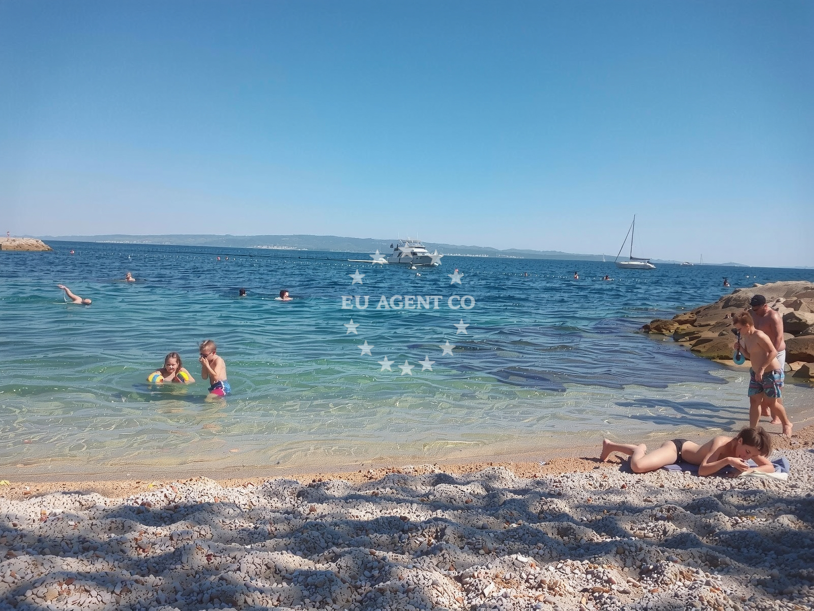 Shoreline and swimming area at Obojena beach in Ulica Antuna Mihanovića 44 ground floor, Split