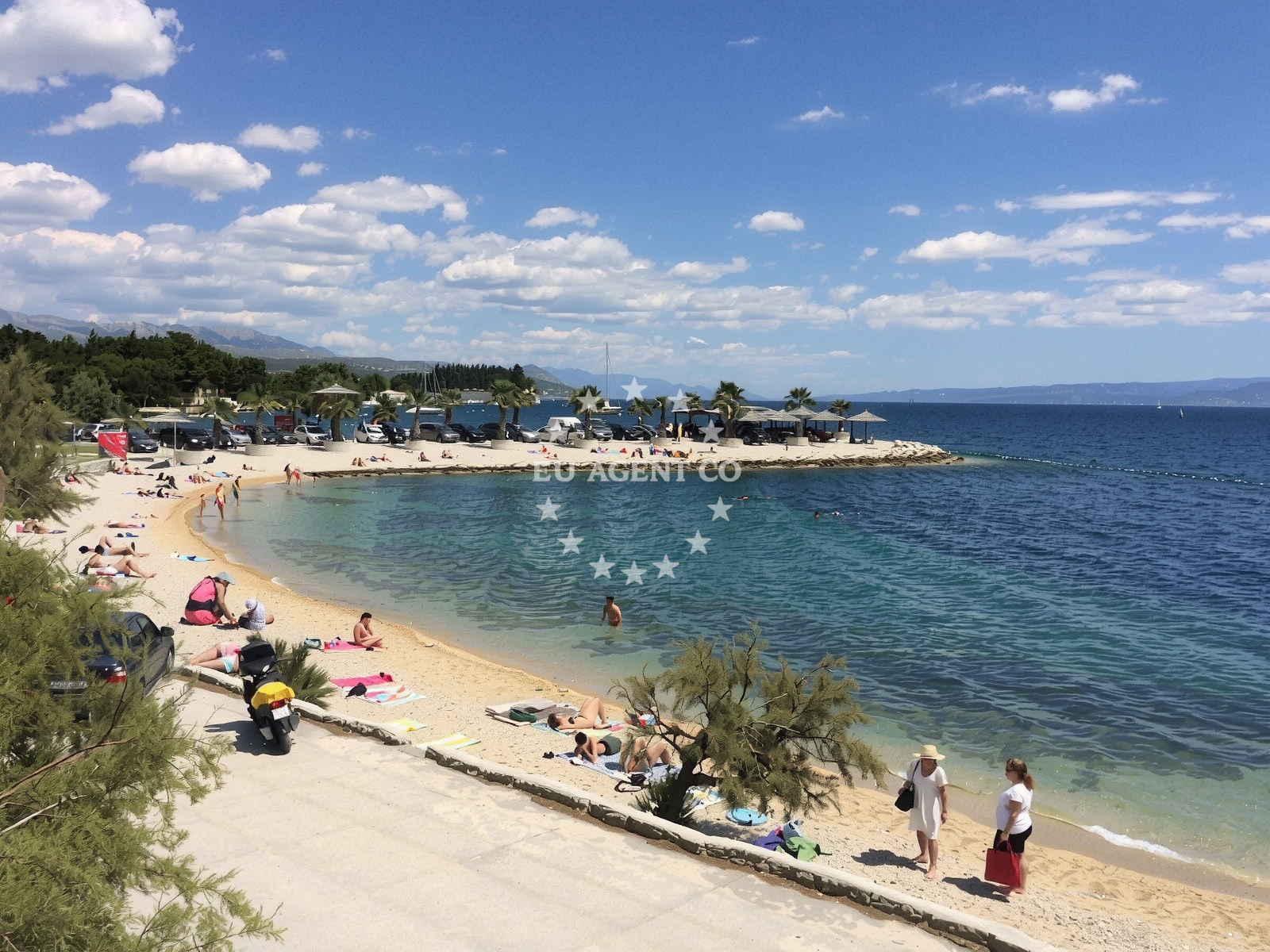 Additional view of Obojena beach in Ulica Antuna Mihanovića 44 ground floor, Split