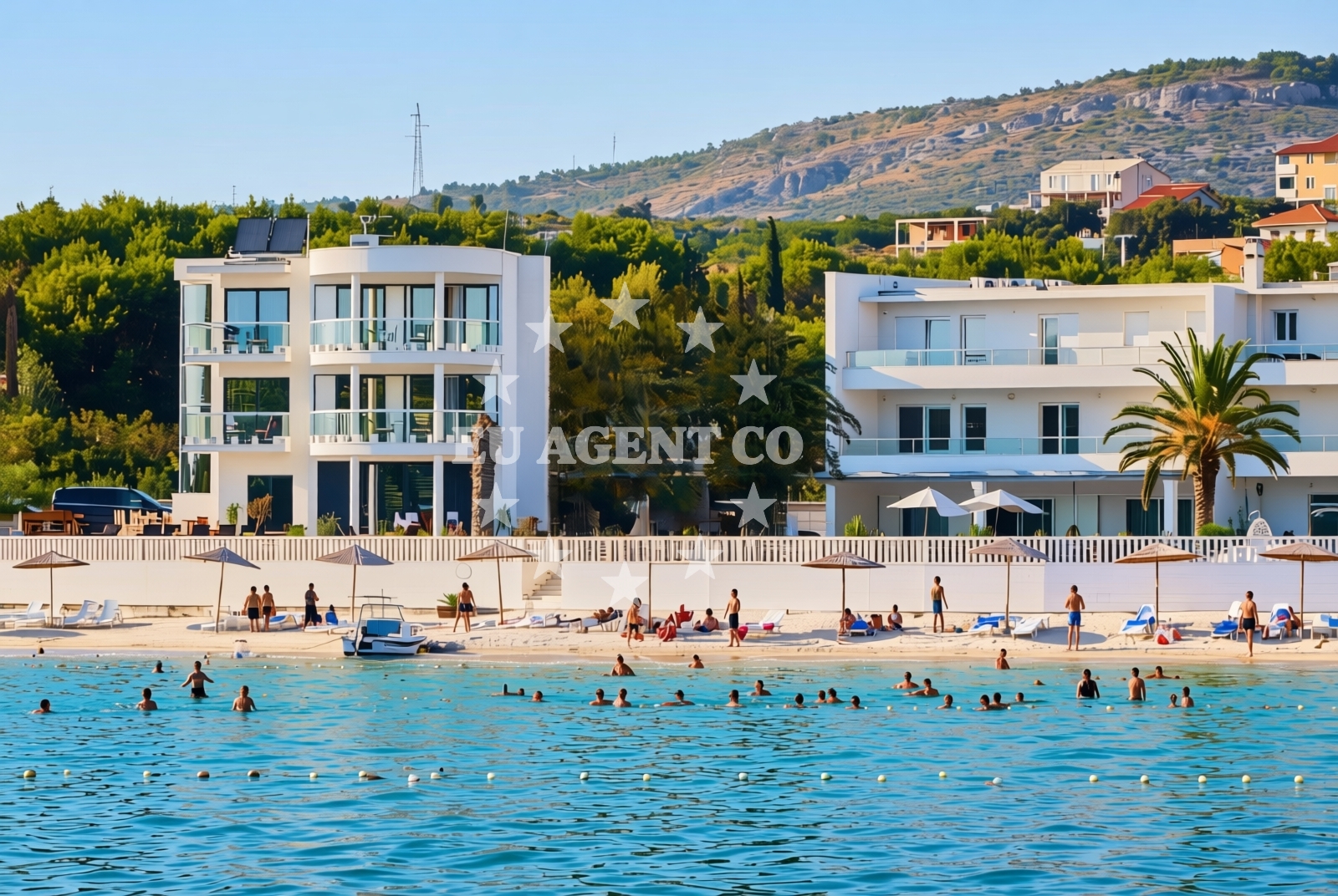 Shoreline and swimming area at Oglavci: beaches and coves in Oglavci