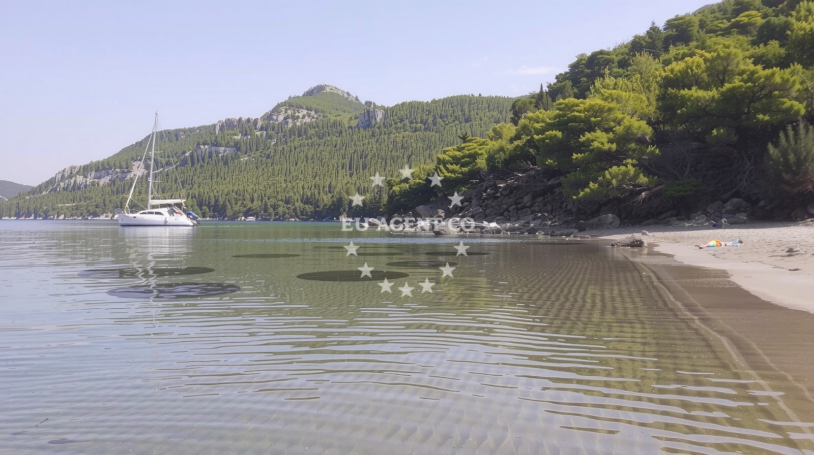 Sea and coastal view of Olipa beach in Ploča 9, Doli